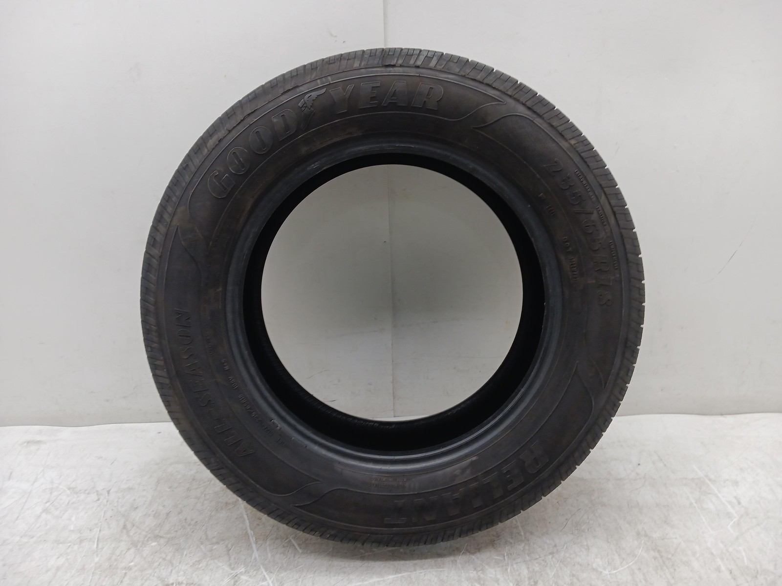 2015-2025 Infiniti QX60 Tire GoodYear Reliant All-Season 235/65 R18 OEM