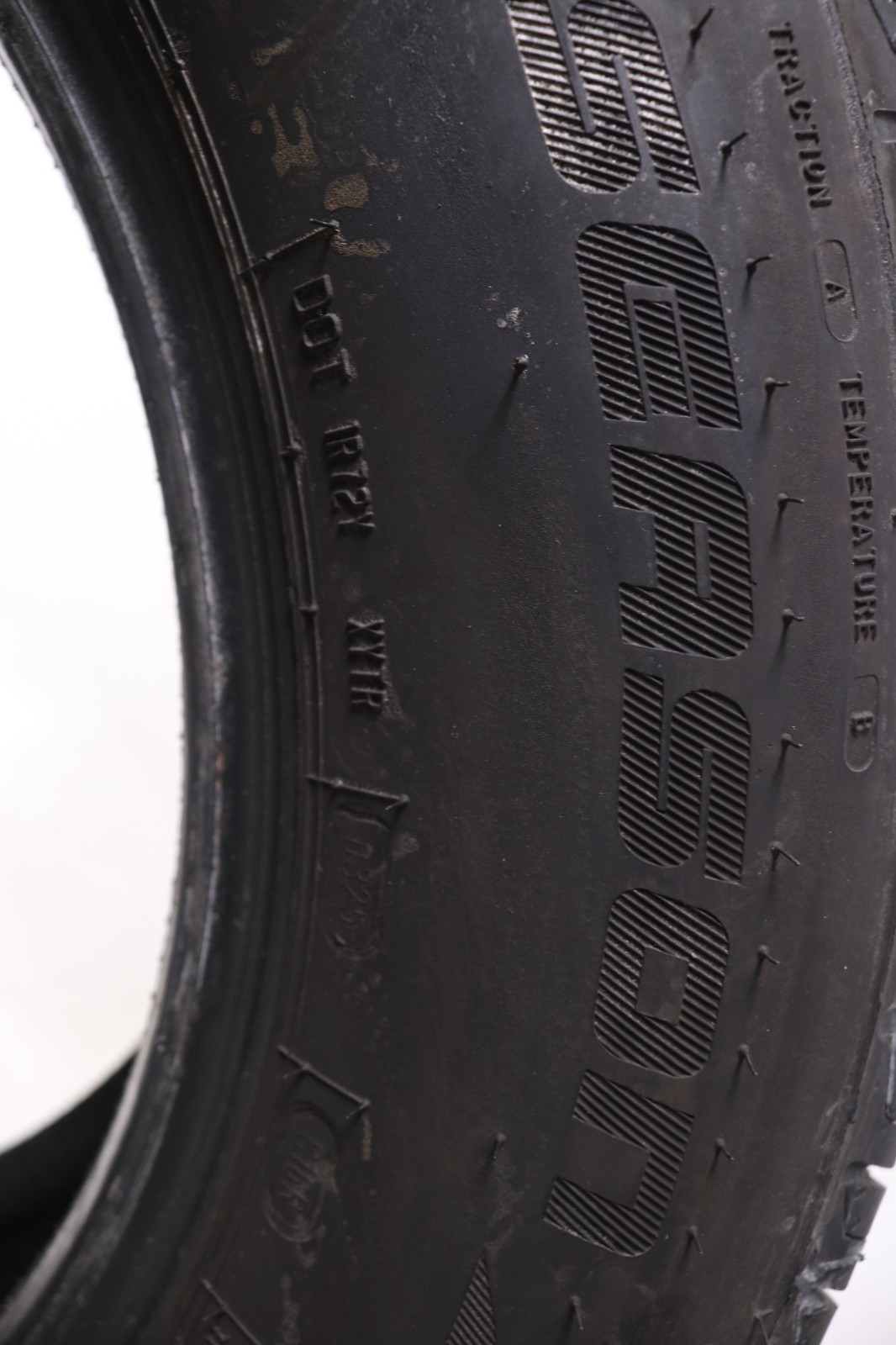 Set of 4 Used 225/65R17 Arizonian Silver Edition All Season – 102H – 9.5-10.5/32