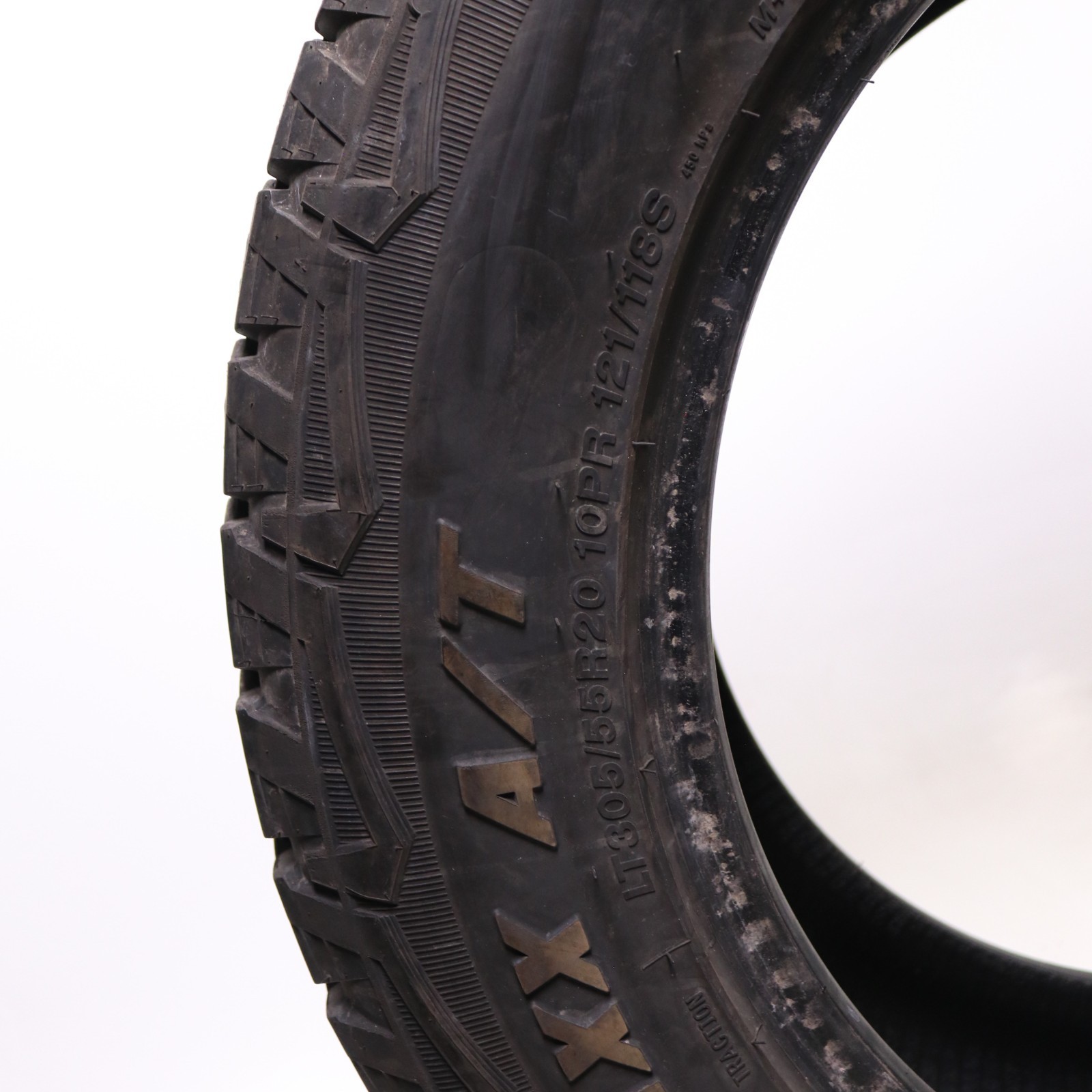 Used LT 305/55R20 Landspider Wildtraxx A/T – 121/118S – 13/32 No Repairs