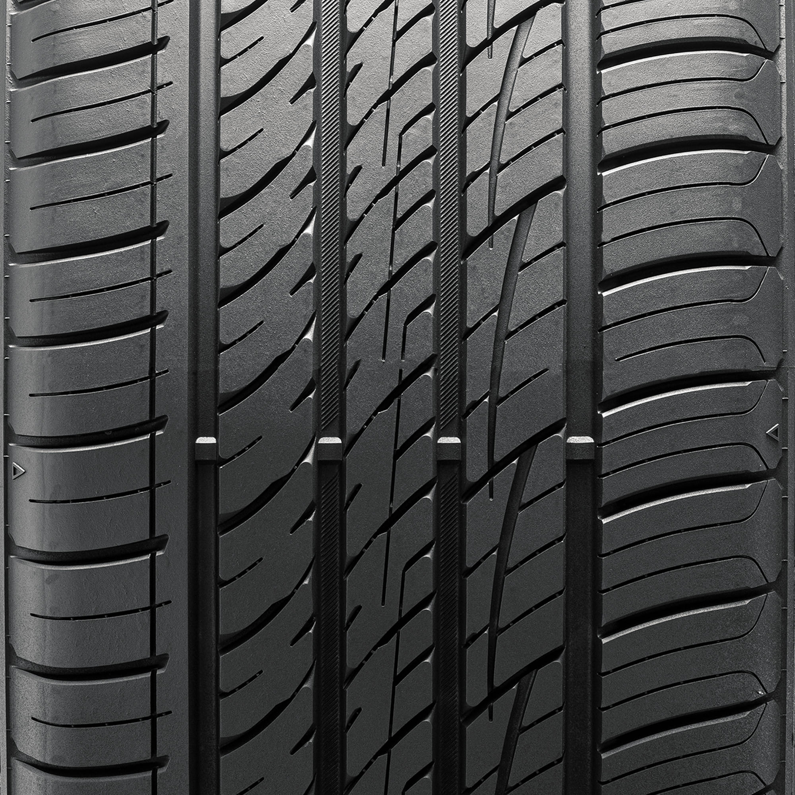4 New Celimo Salient Cs580 – 215/45r18 Tires 2154518 215 45 18