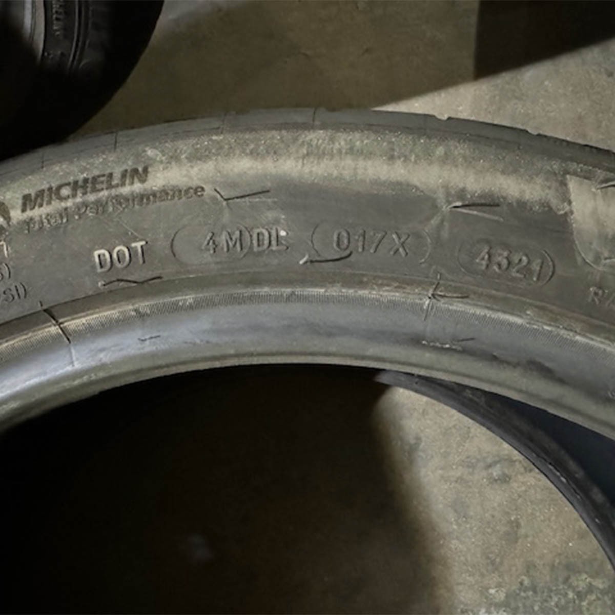 2753518 275/35R18 – 95Y Michelin Pilot Sport A/S 4 (run flat) tire (x2) 10/32