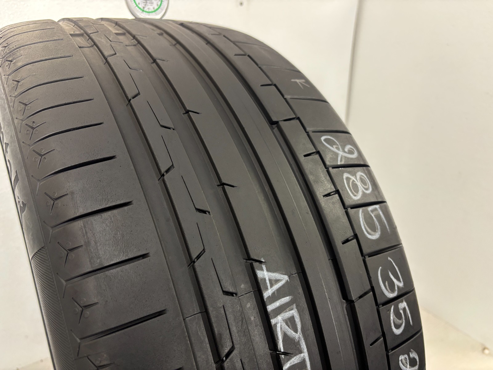 1 Tire 285 35 22 Continental SportContact 6 A01 (7.00-8.00/32=77-88% Tread Left)