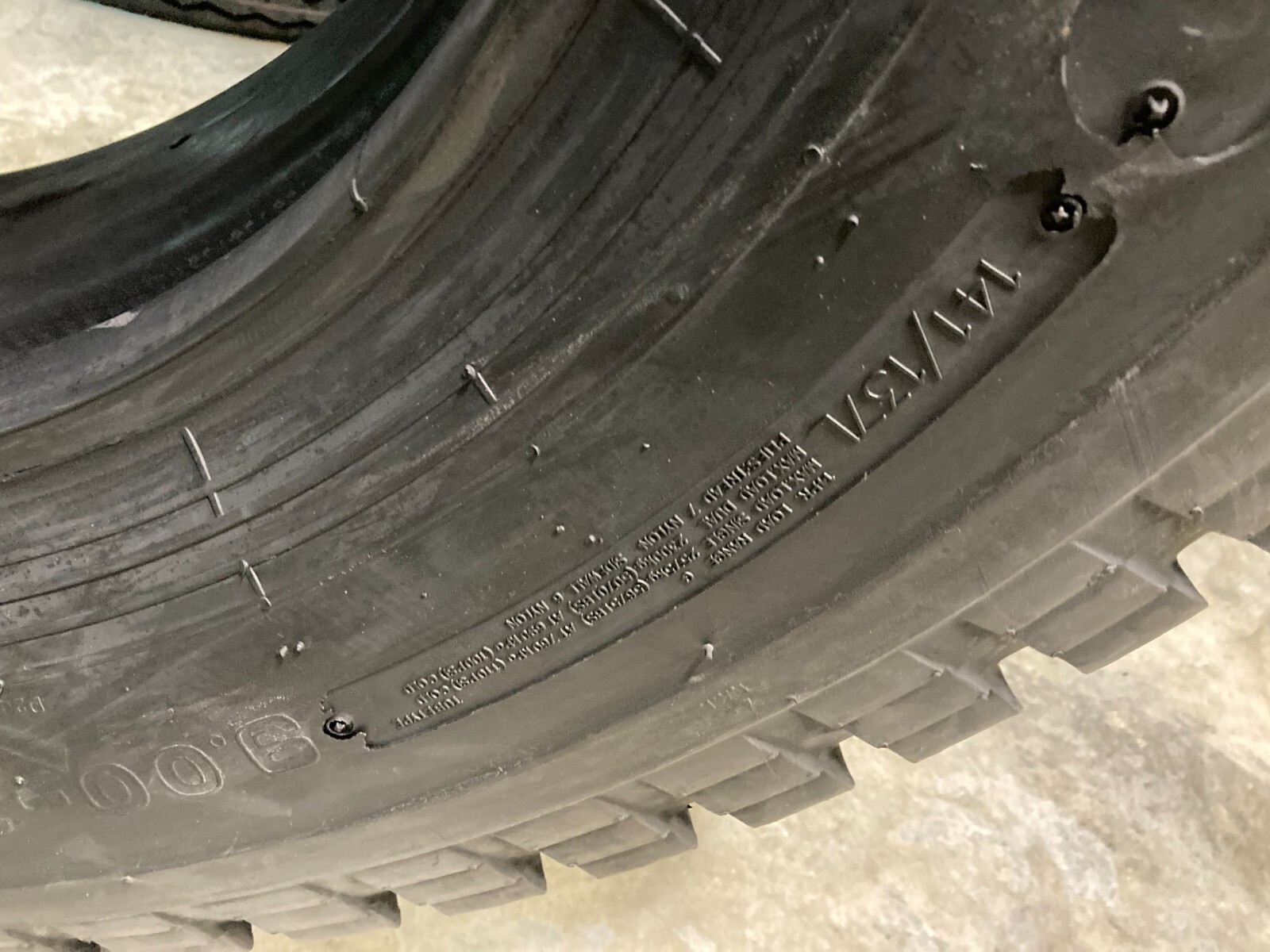 2 New Bias Truck Tires & 2 Tubes 9.00 20 Power King Cross Bar Traction Lug 14ply