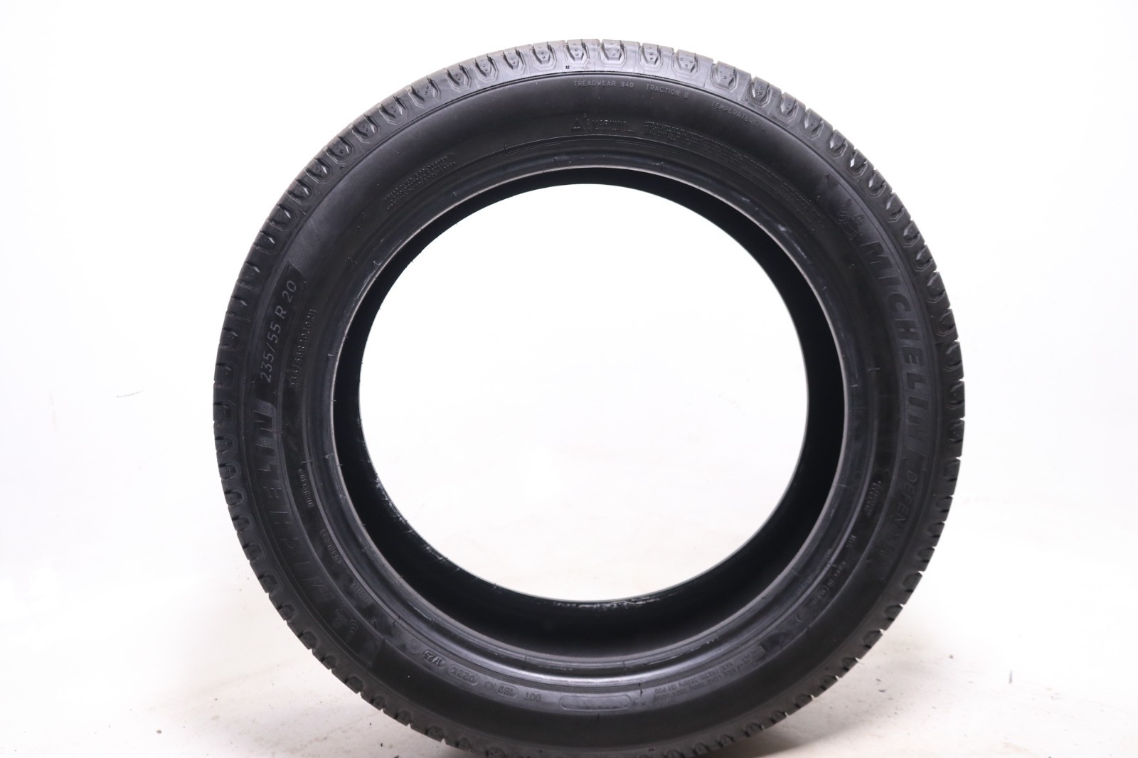 Set of 4 Used 235/55R20 Michelin Defender 2 – 102H – 9.5-10.5/32