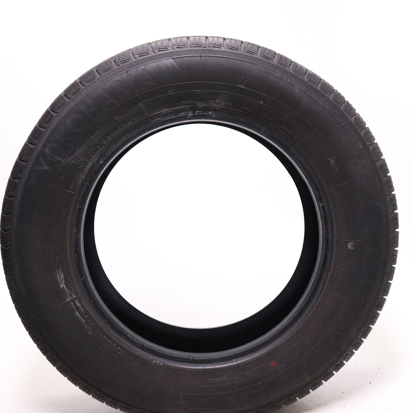 Set of 2 Used 205/70R16 Yokohama Avid Ascend LX – 97T – 7.5-8/32 No Repairs