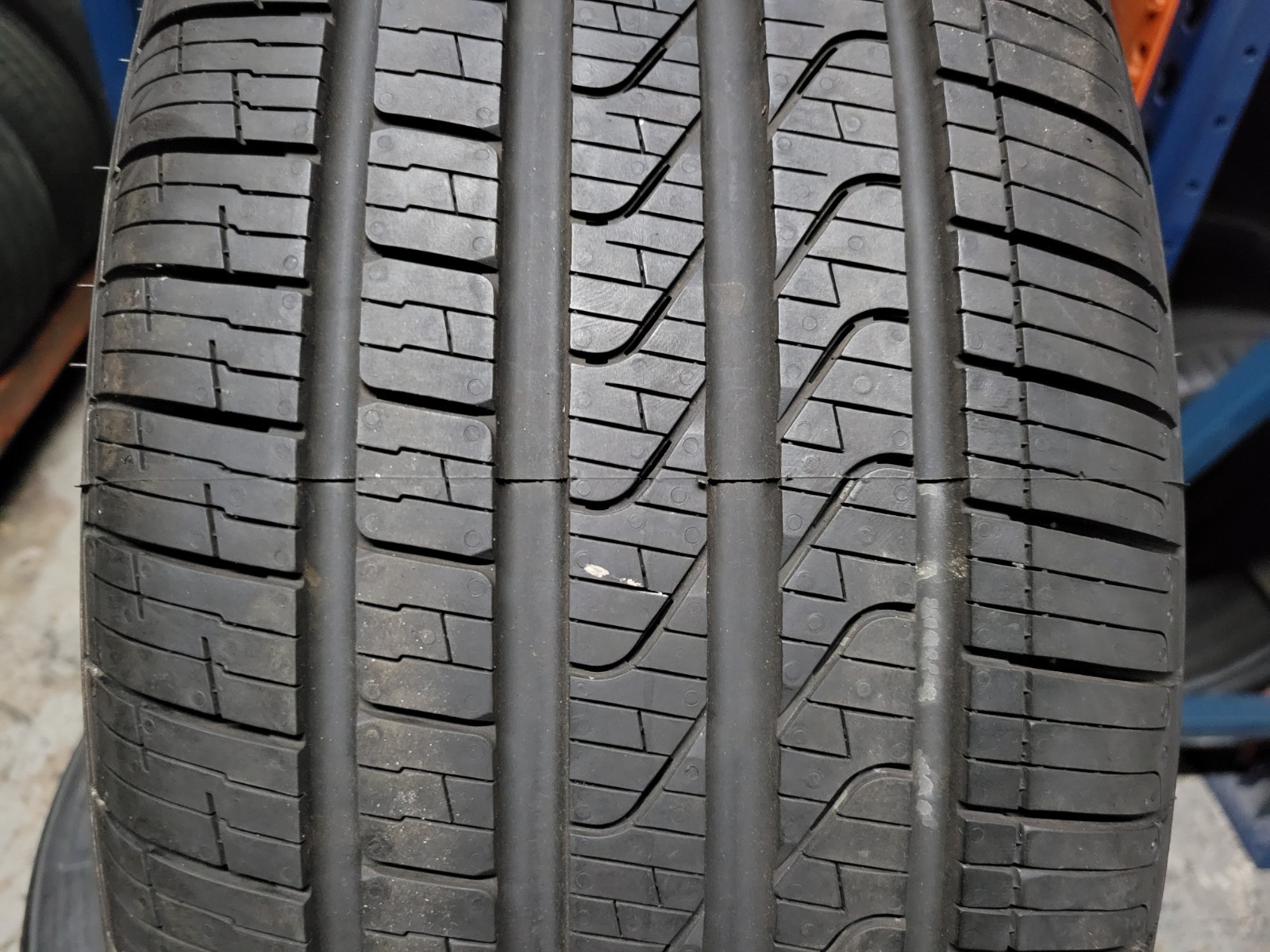 1 99% 245/40/19 PIRELLI CINTURATO P7 ALL SEASON * RSC MOE RUN FLAT 245/40R19