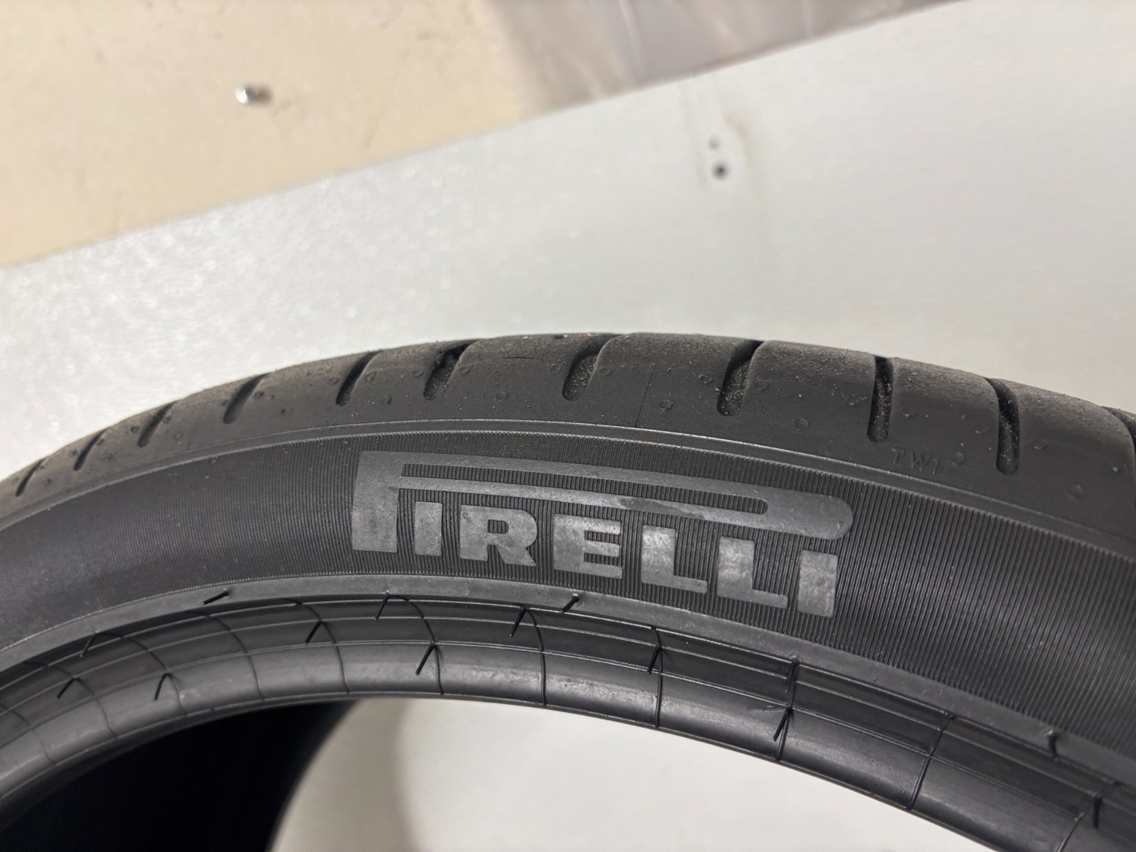 1 Tire 325 30 23 Pirelli P Zero PZ4 ALP (8.20/32 = 90% Tread Left) 109Y