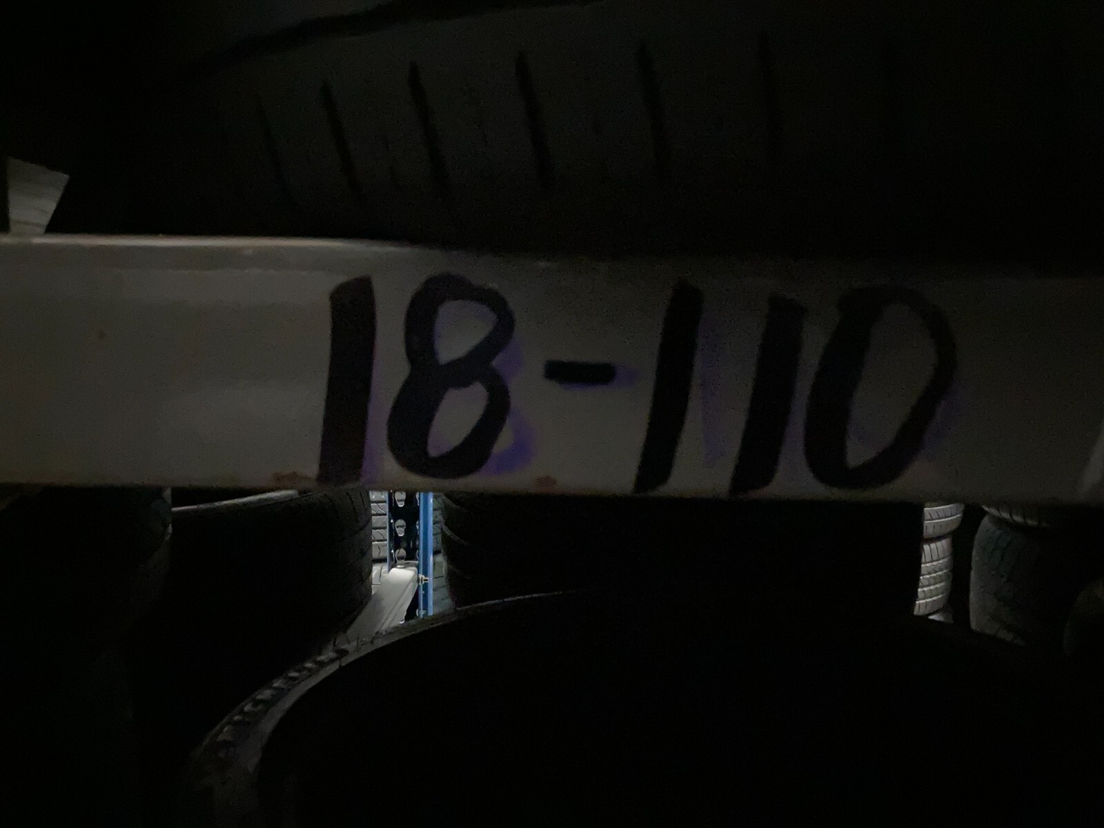 1 Tire 235 40 18 Michelin Primacy Tour A/S (9.00-9.50/32 Tread Like New) 95H