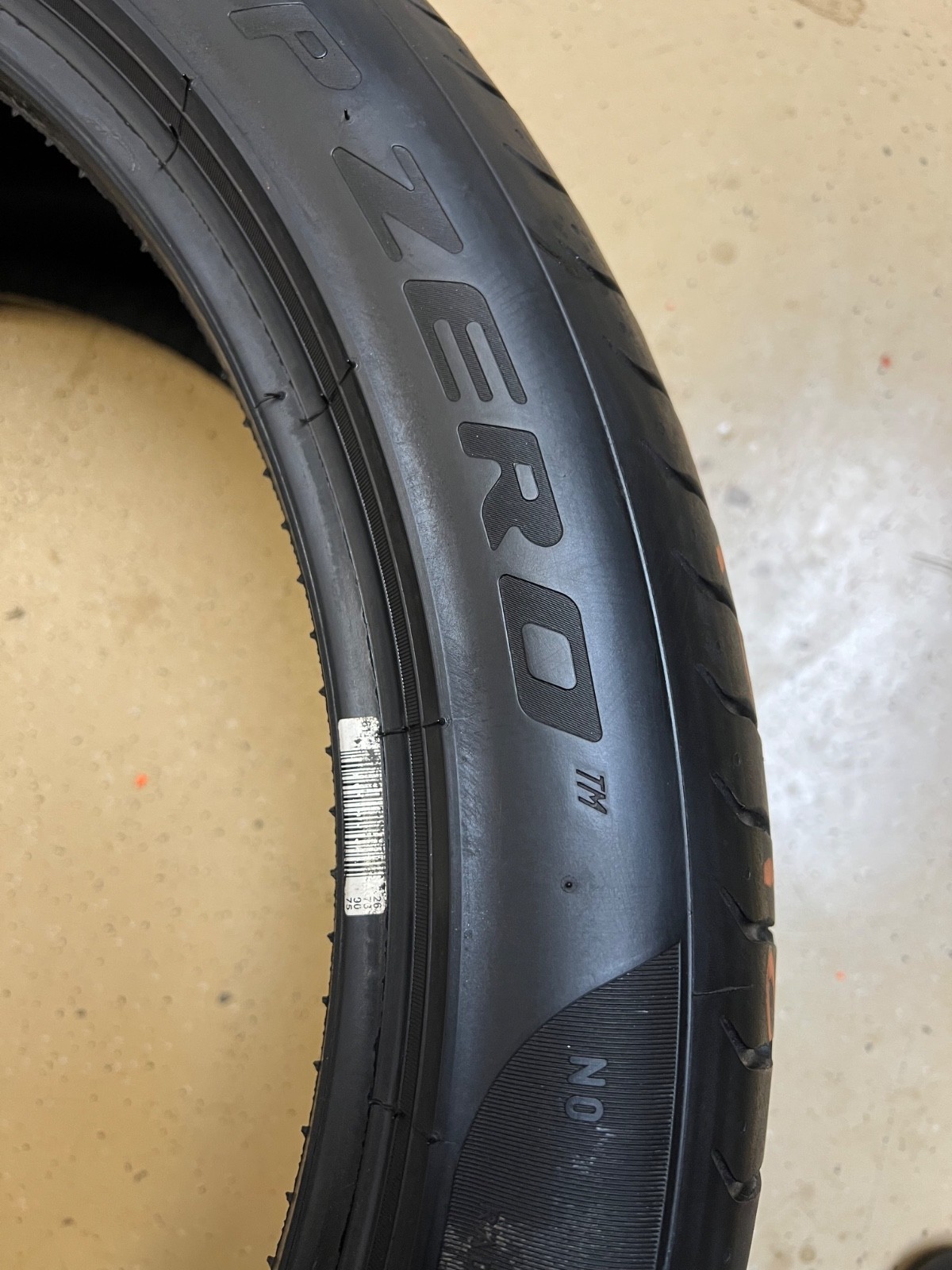 1 – NO REPAIRS 265/40R21 SL (101Y) Pirelli P Zero (N0) Porsche OEM – 12077
