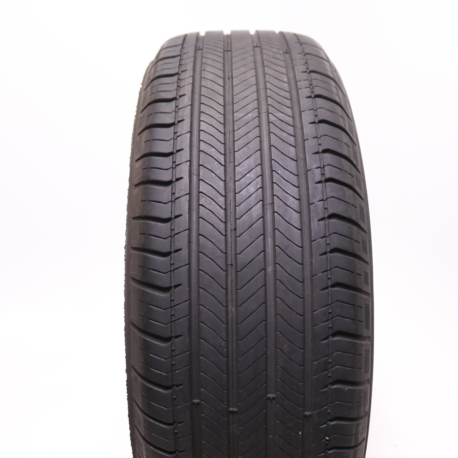 Set of 2 Used 235/65R17 Michelin Primacy A/S – 104H – 6.5/32 No Repairs
