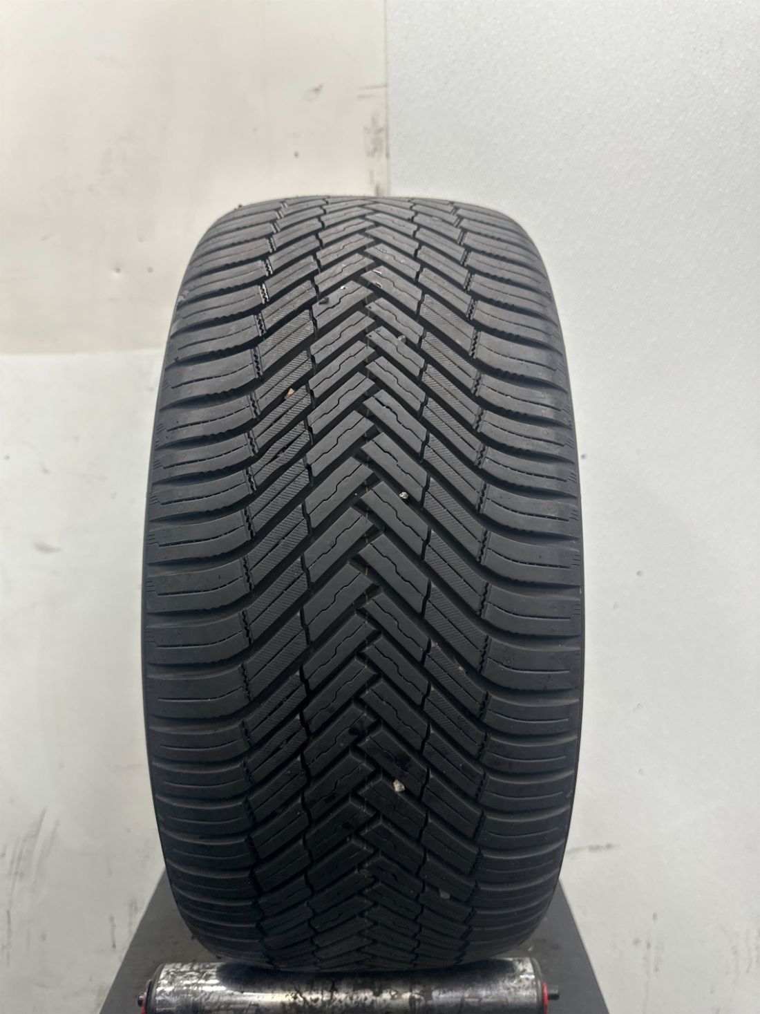 1 Used P235/40R18 Nexen N blue 4 season 2 95 Y – 10/32