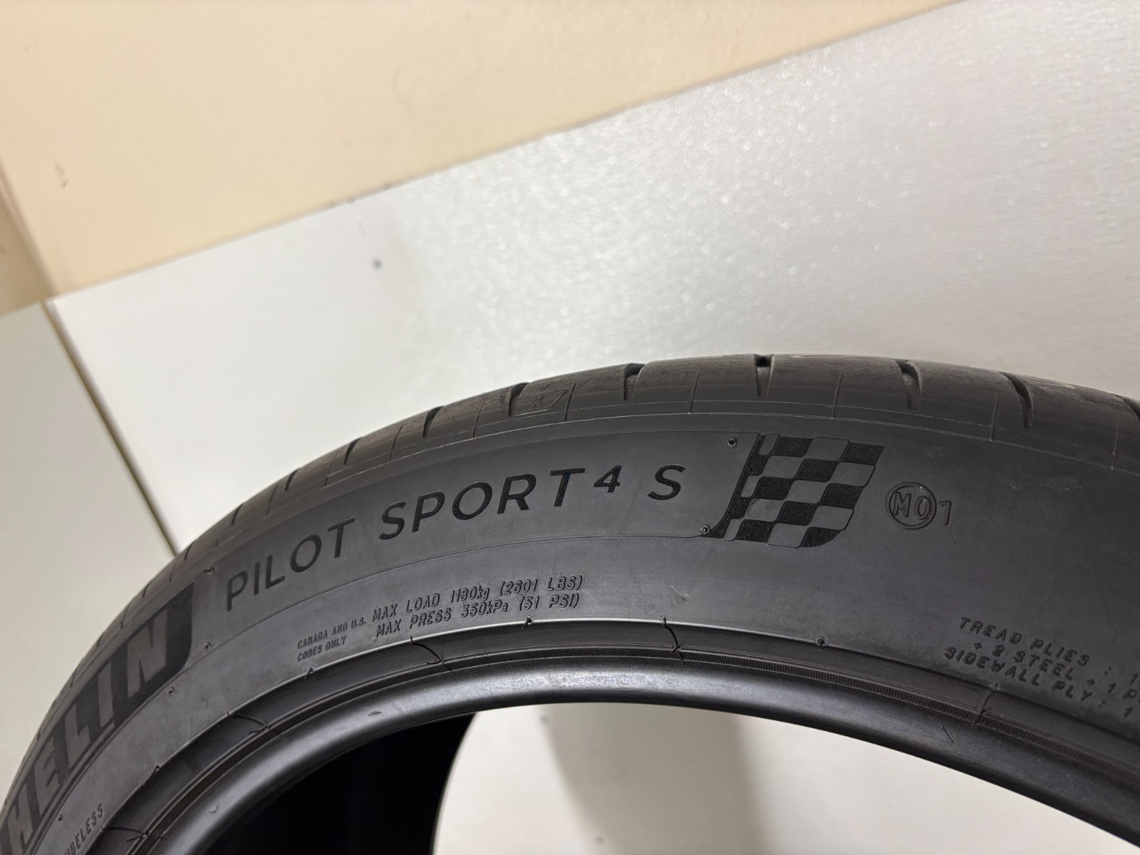 NO SHIPPING ONLY LOCAL PICK UP 2 Tires 325 35 22 Michelin Pilot Sport 4S MO1