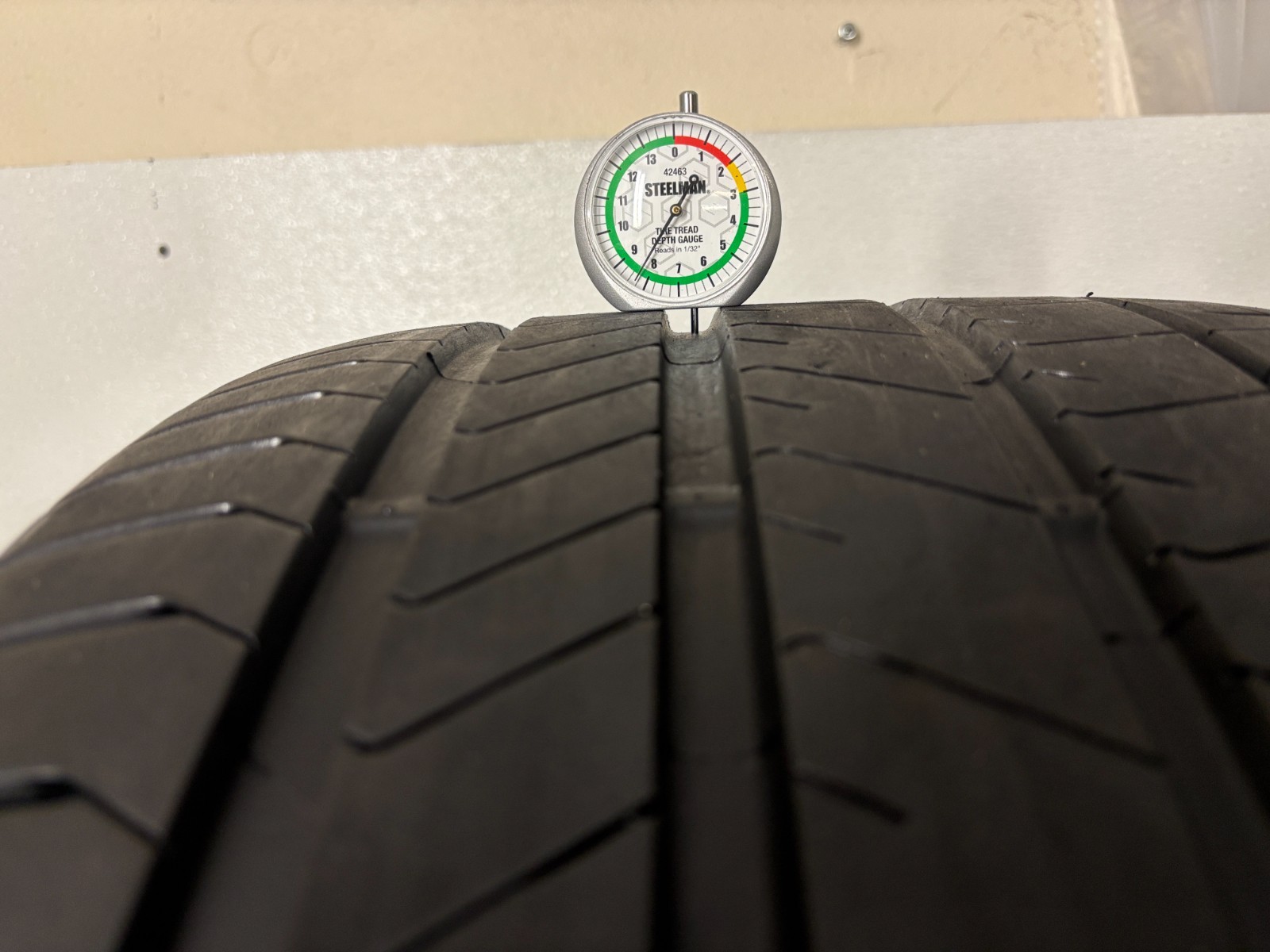 1 Tire 325 30 23 Pirelli P Zero PZ4 ALP (8.20/32 = 90% Tread Left) 109Y
