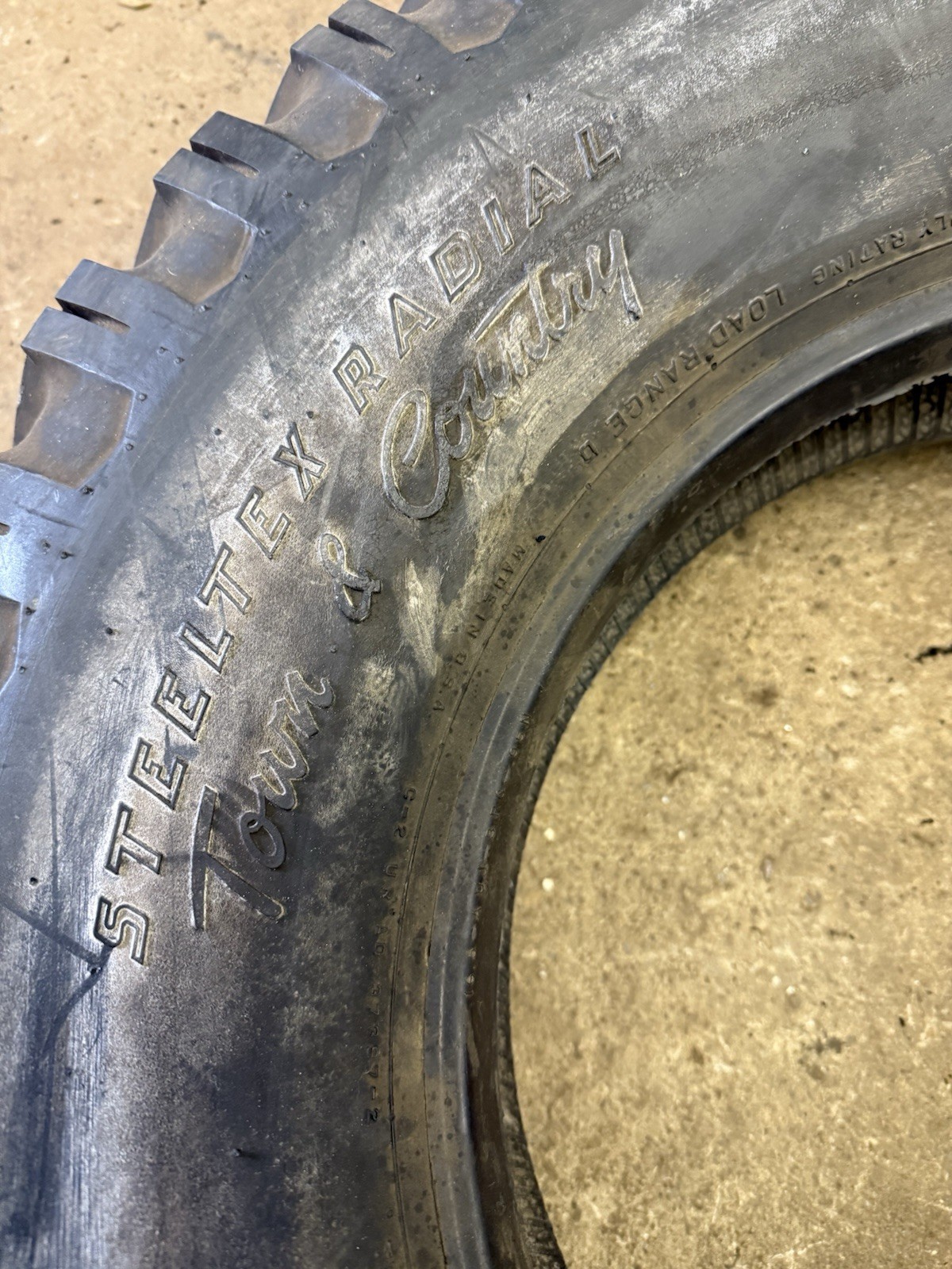 Vintage Firestone 9.50R16.5 Town& Country BSW (1 Tire) 8ply NOS
