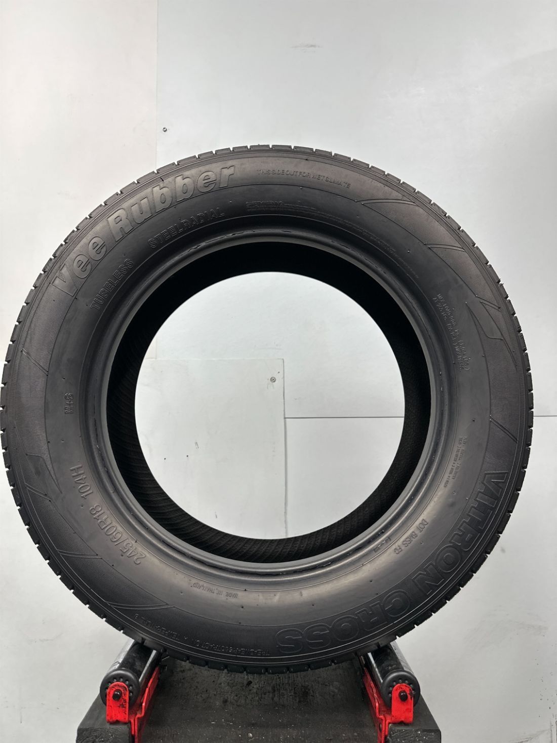 1 Used VeeRubber Vitron Cross P245/60R18 2456018 245/60/18 104 H – 9/32