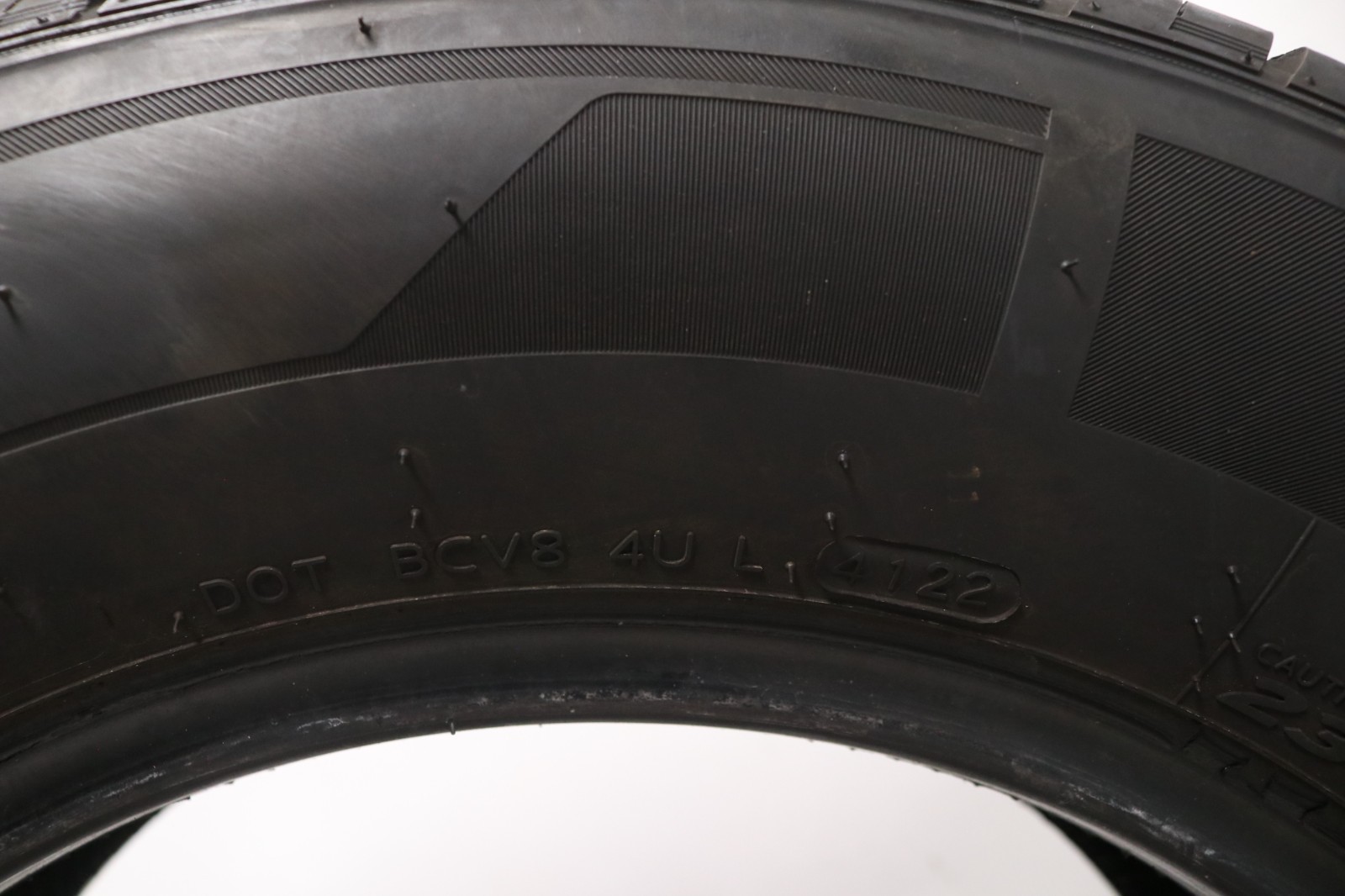 Set of 2 Used 235/65R16C Laufenn X FIT VAN LV01 – 121/119R – 9-9.5/32 No Repairs