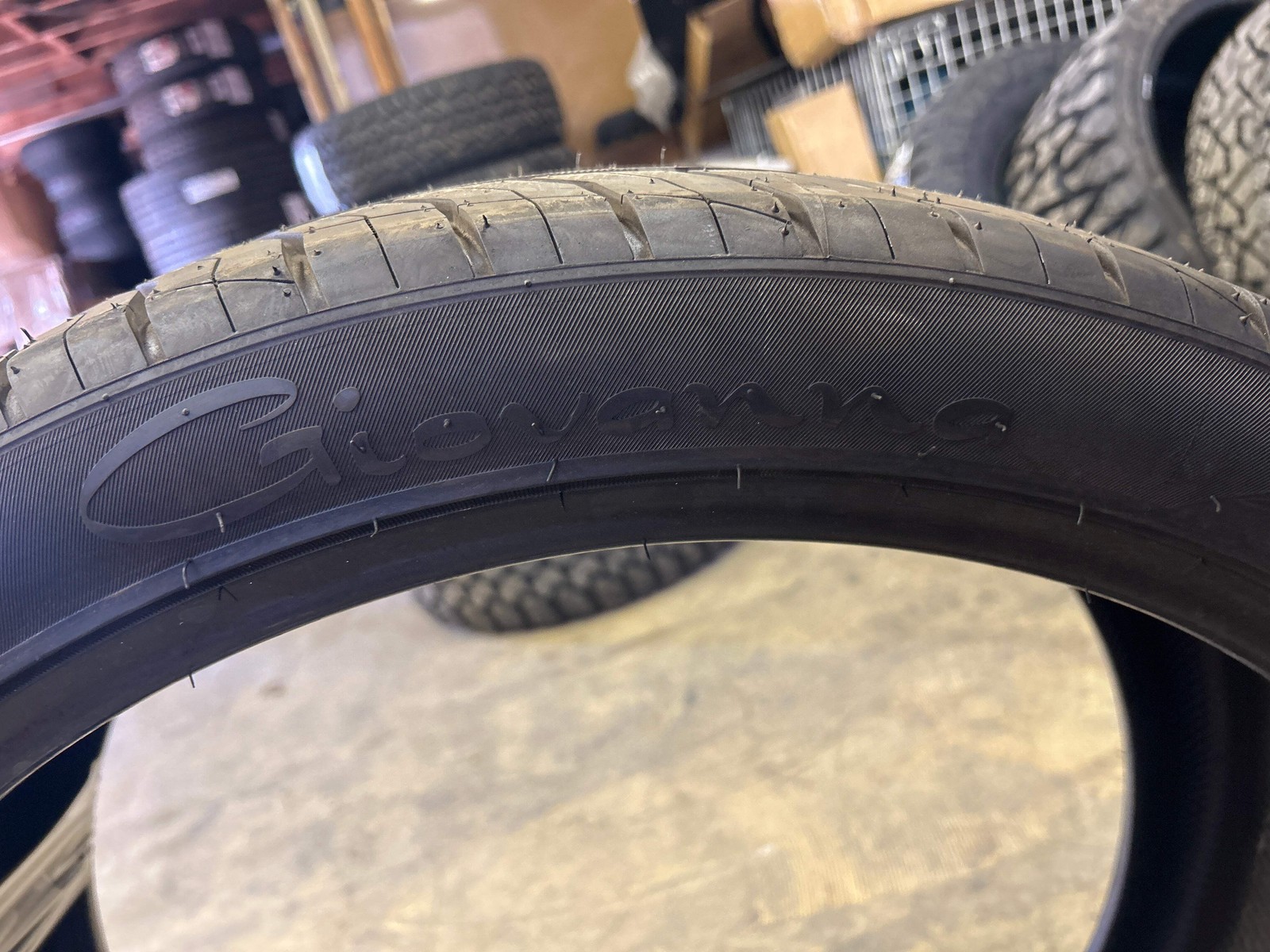 GIOVANNA A/S BSW P 295 35 24 110V XL UHP TIRE DIGIO153