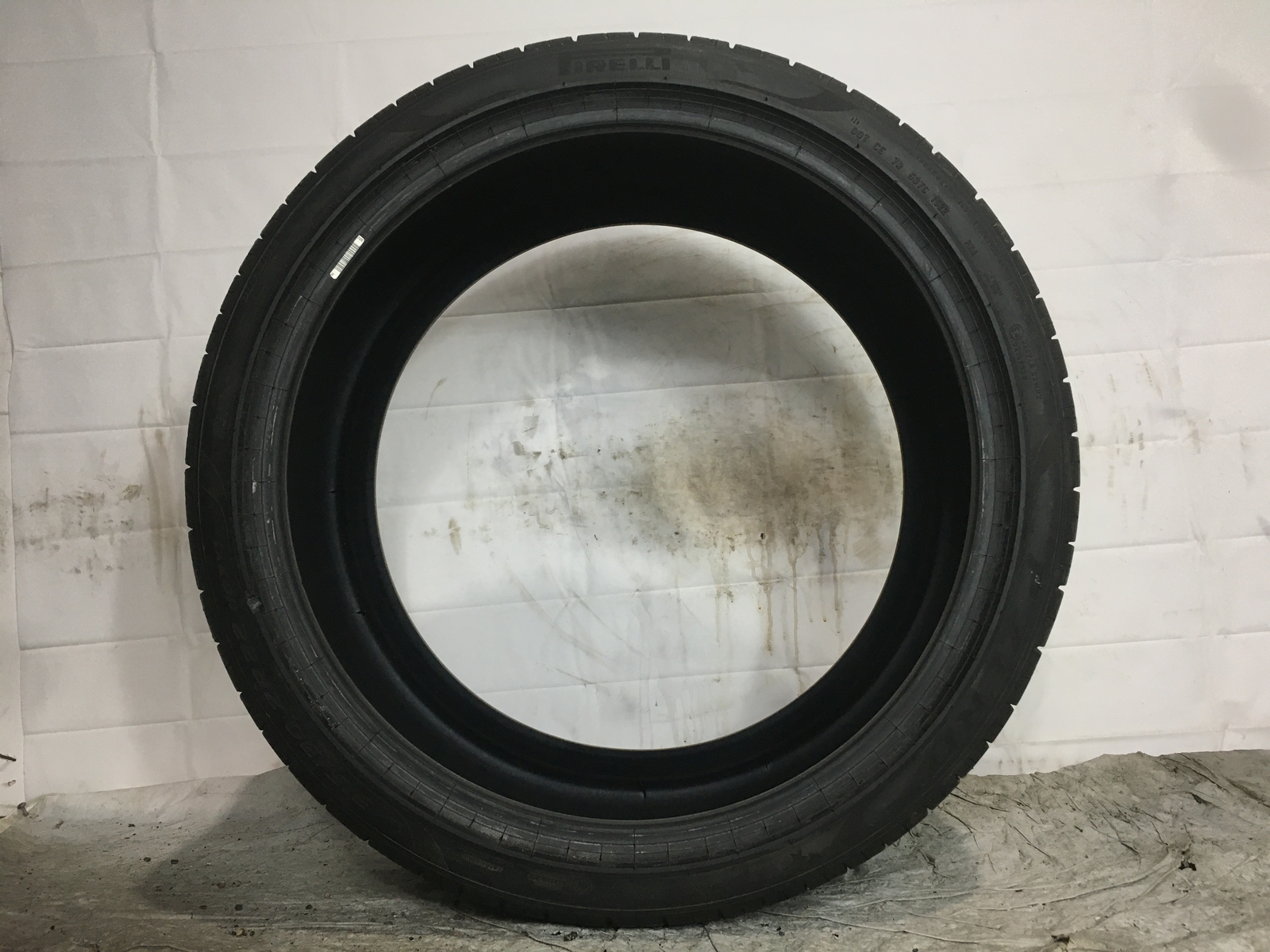 [1] Pirelli P Zero PZ4 P315/30ZR22 315 30 22 Tire – Driven Once