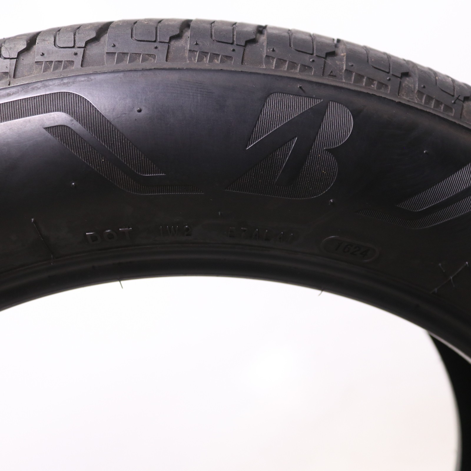 Set of 2 Used 235/55R19 Bridgestone Alenza Sport A/S Enliten – 101V – 6.5-7/32