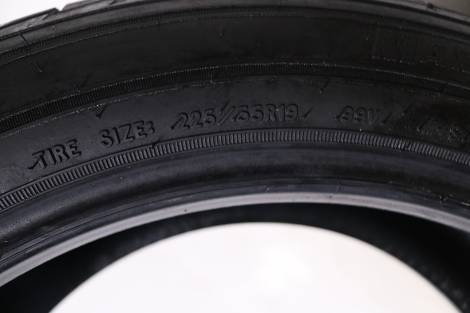 Set of 4 Used 225/55R19 Goodyear Assurance MaxLife – 99V – 11-12/32 No Repairs