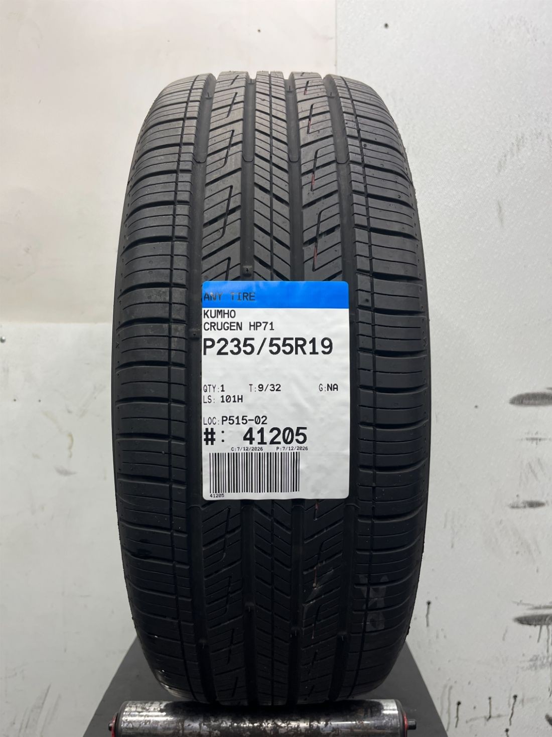 1 Used P235/55R19 Kumho Crugen HP71 101 H – 9/32