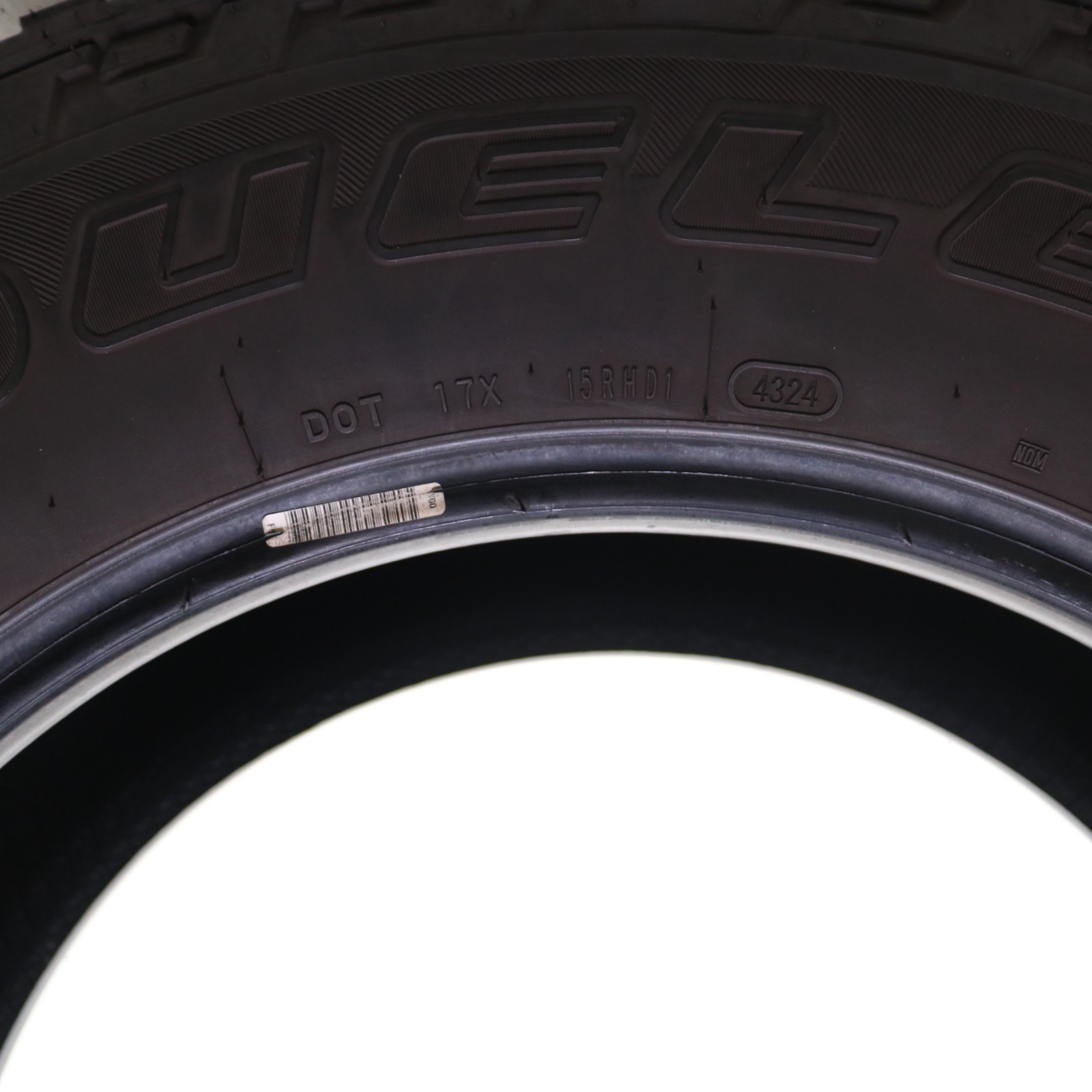 Set of 2 Used LT 275/70R18 Bridgestone Dueler A/T RH-S – 125/122R – 7.5-8.5/32