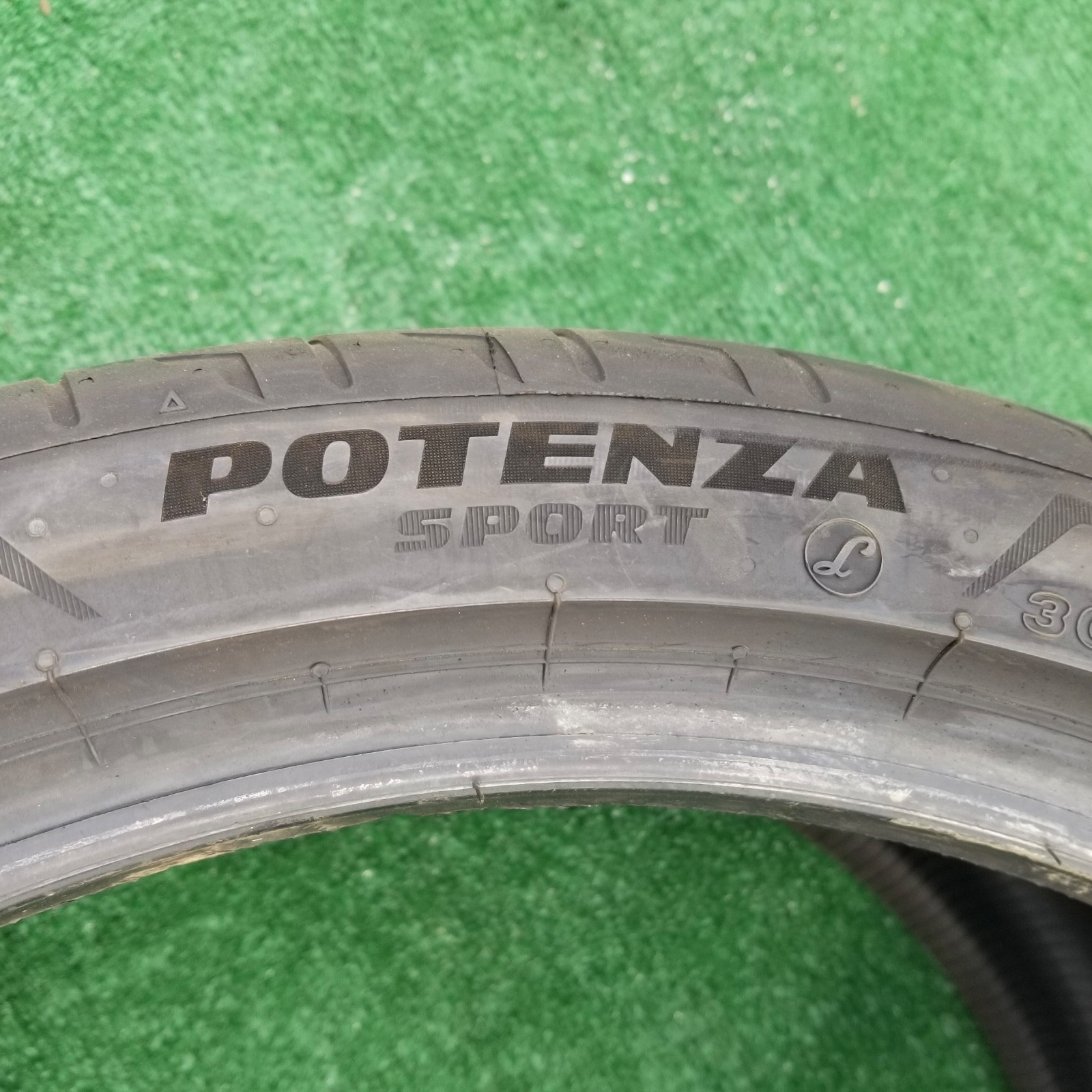 305/30R20 Bridgestone Potenza Sport Tire 305/30ZR-20 305/30ZR20 Lamborghini 100%