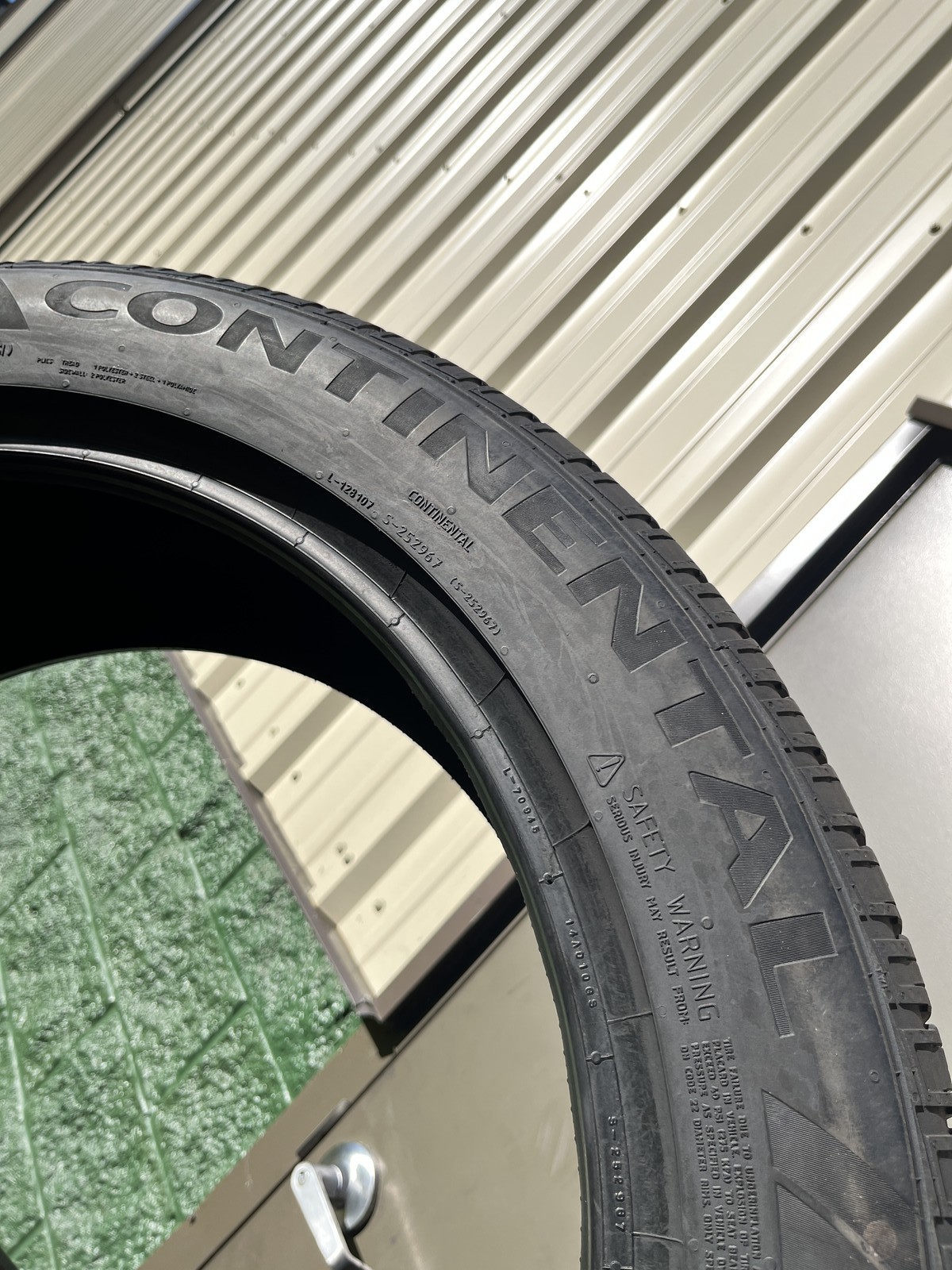 1 Tire Continental CrossContact RX LR 275/45R22 115W DOT.1625 8.75/32