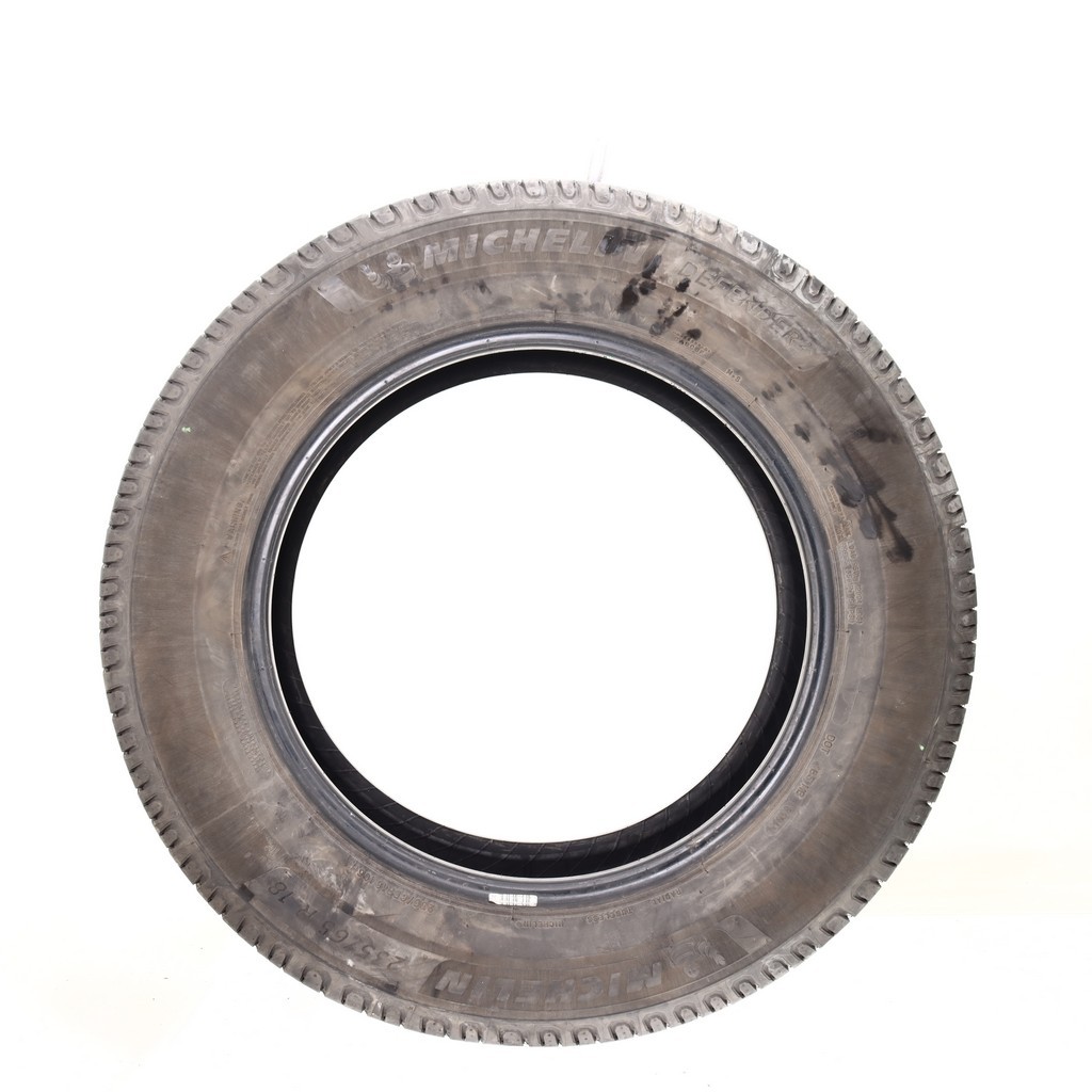 Set of (4) Used 235/65R18 Michelin Defender 2 106H – 9.5-10.5/32