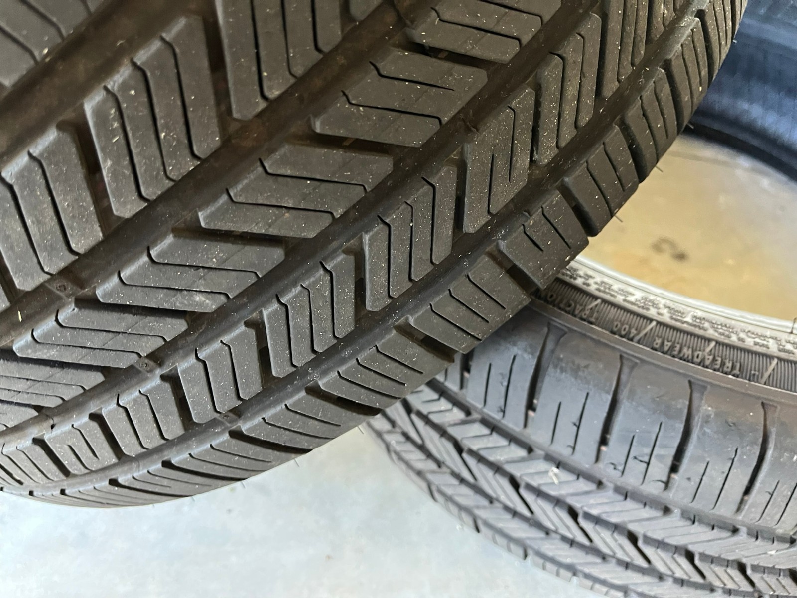 PAIR 245/40R19 Goodyear Eagle LS2 ROF RunFlat 98V XL – 9.5/32 EXCELLENT