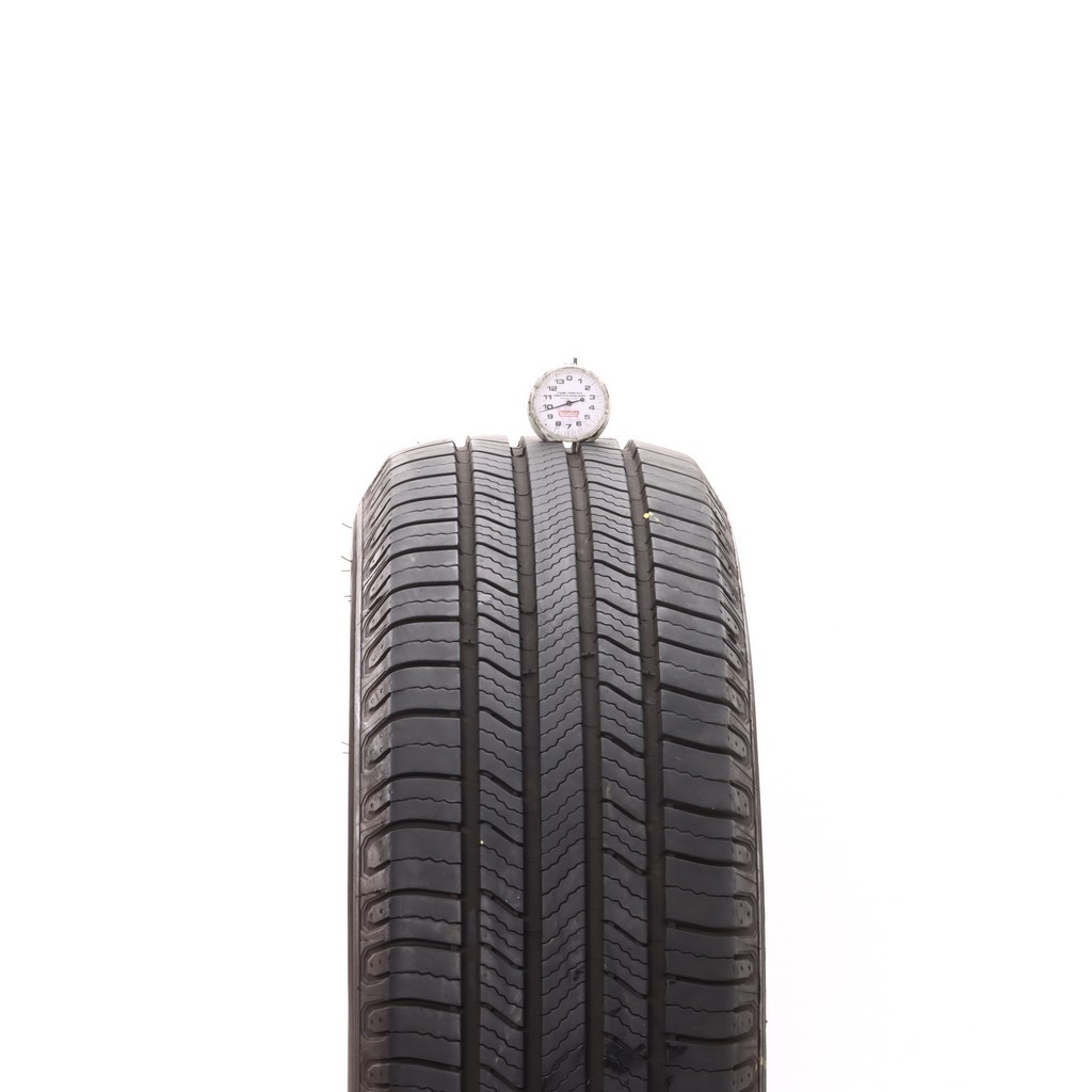 Set of (4) Used 235/65R17 Michelin Defender 2 104H – 9.5-11/32