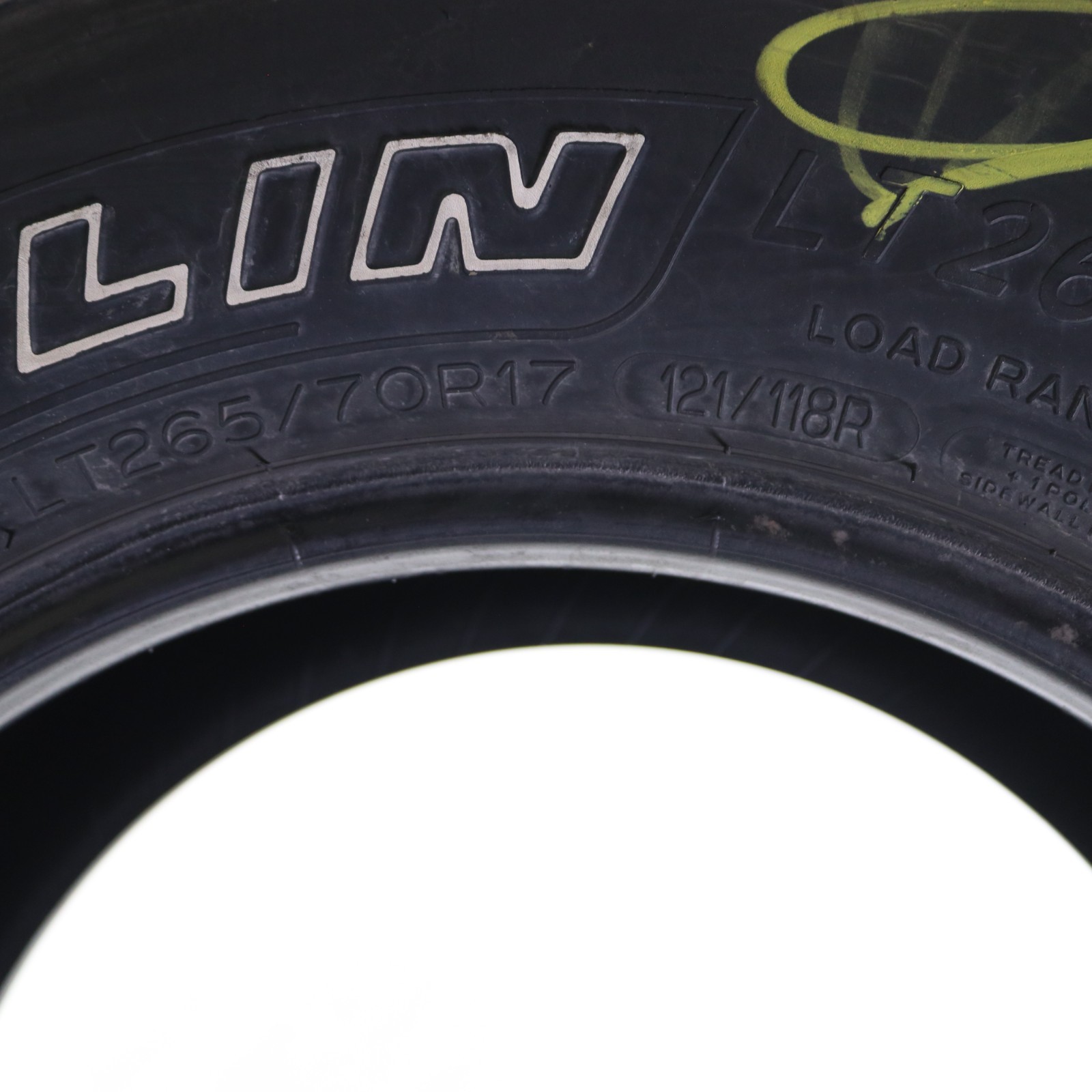 Used LT 265/70R17 Michelin Defender LTX M/S – 121/118R – 9/32 No Repairs