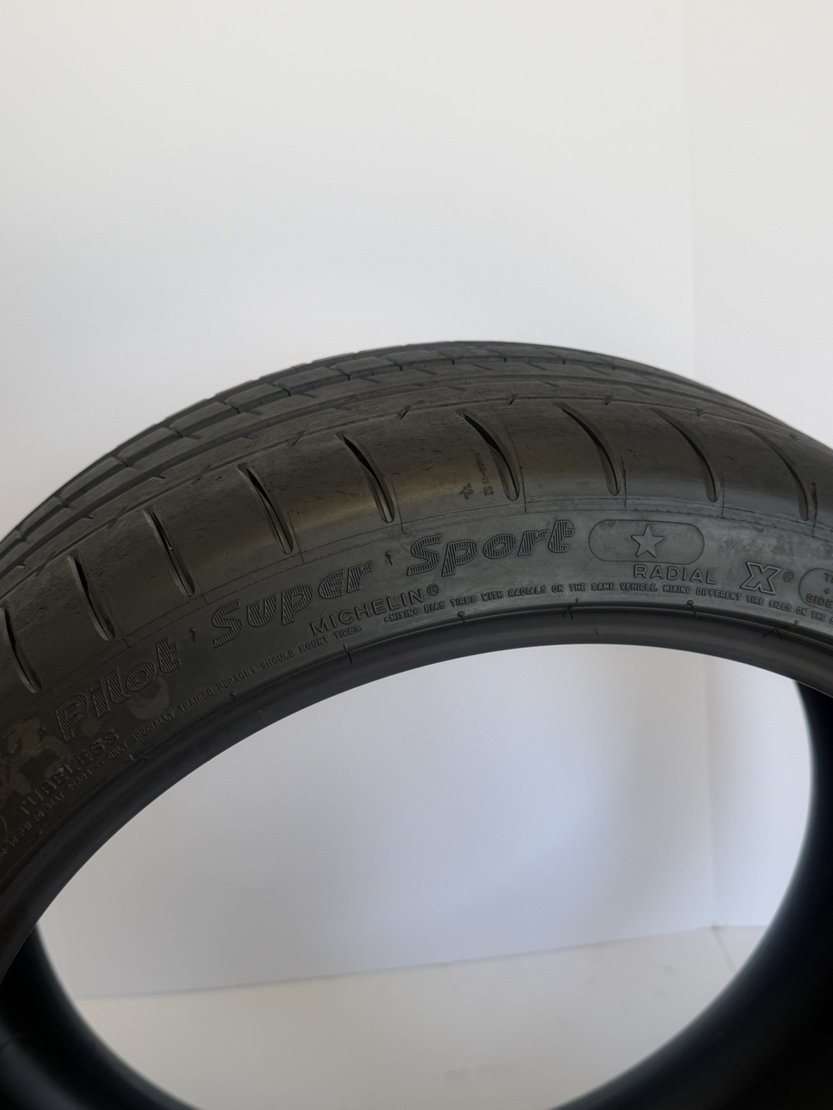255/35ZR19 96Y Michelin Pilot Super Sport 9.5/32 DOT 0124 2553519