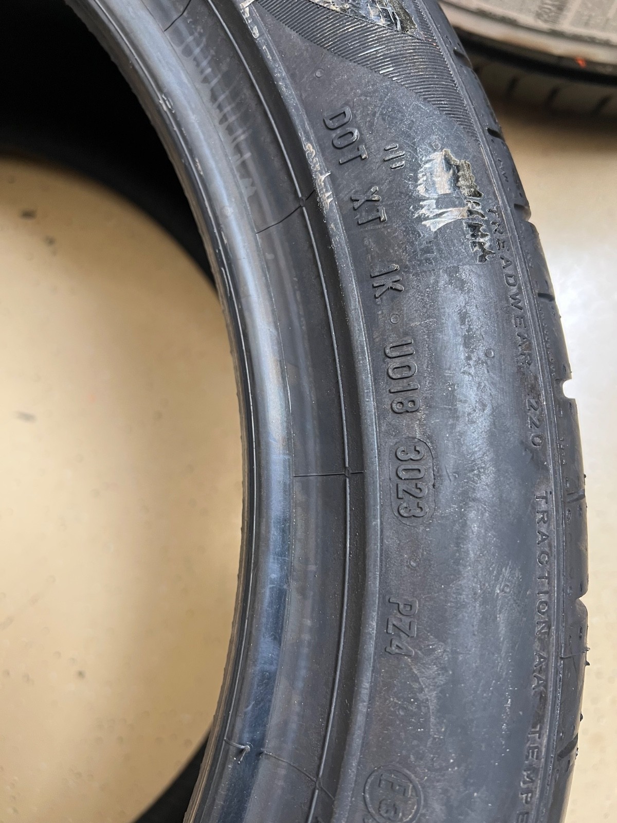 2 – NEW 265/40ZR19 (98Y) Pirelli P Zero PZ4 (N1) Porsche OEM – 3061