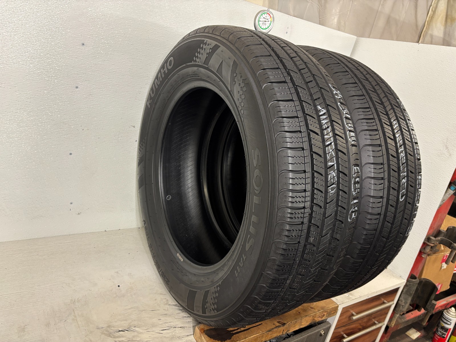 NO SHIPPING ONLY LOCAL PICK UP 2 tires 235 65 18 Kumho Solus TA11