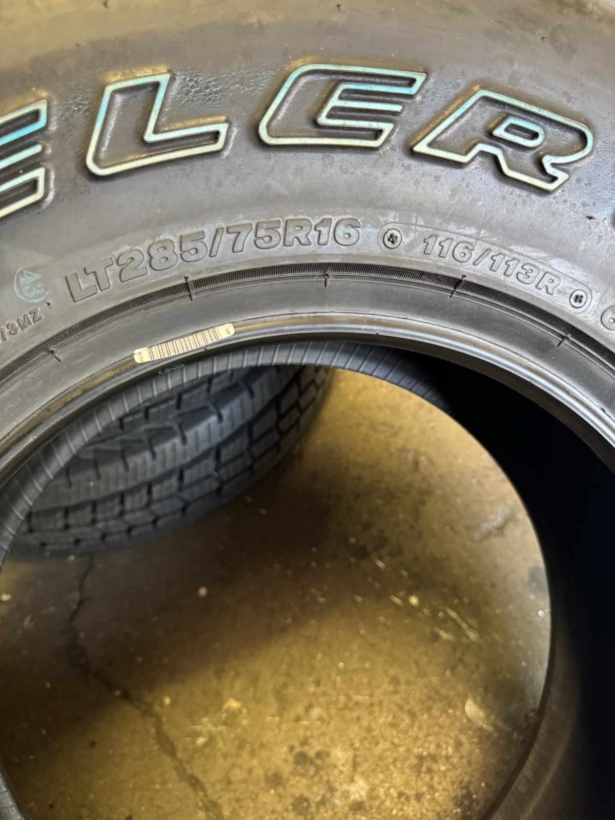 BRAND NEW OLD STOCK DISCONTINUED BRIDGESTONE DUELER M/T 673 DOT:3017