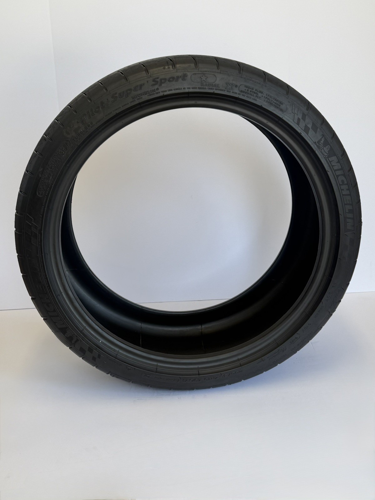 255/35ZR19 96Y Michelin Pilot Super Sport 9.5/32 DOT 0124 2553519