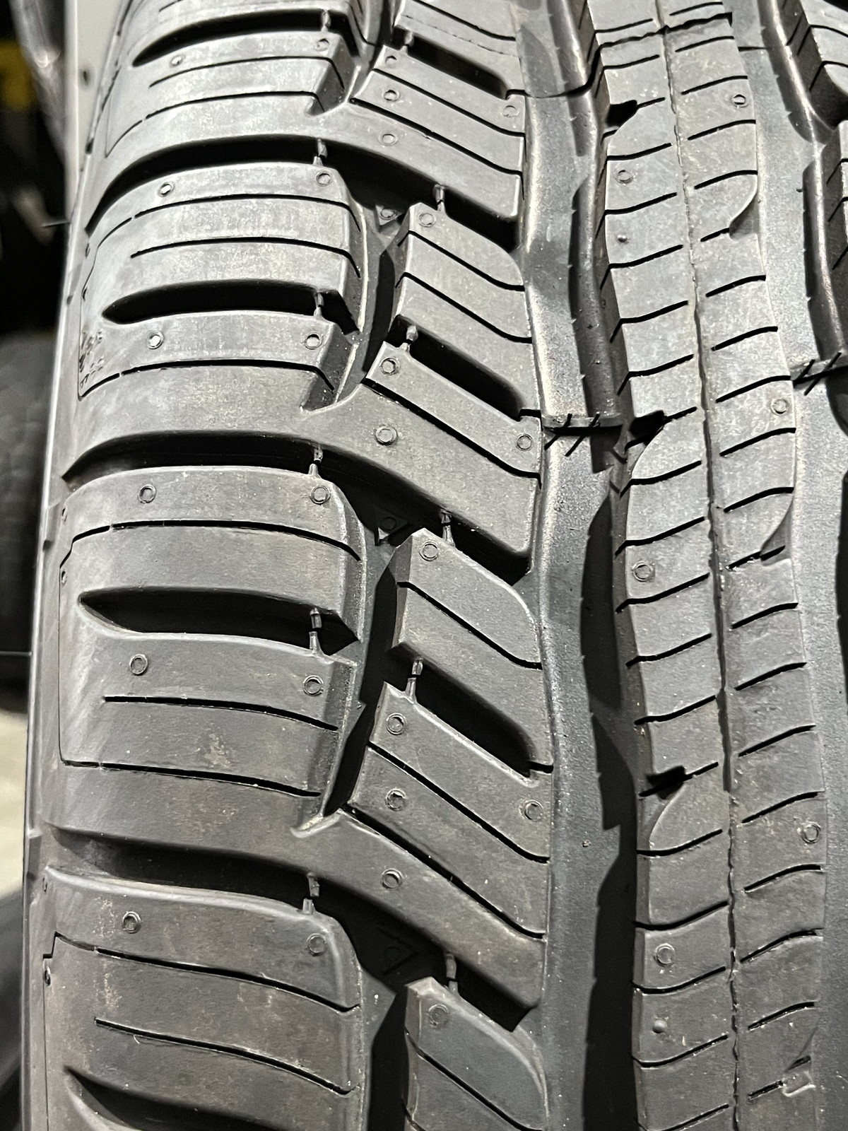 1 New BFGoodrich Advantage T/A Sport LT 265/70R17 115T DOT.5023 11.5/32 New