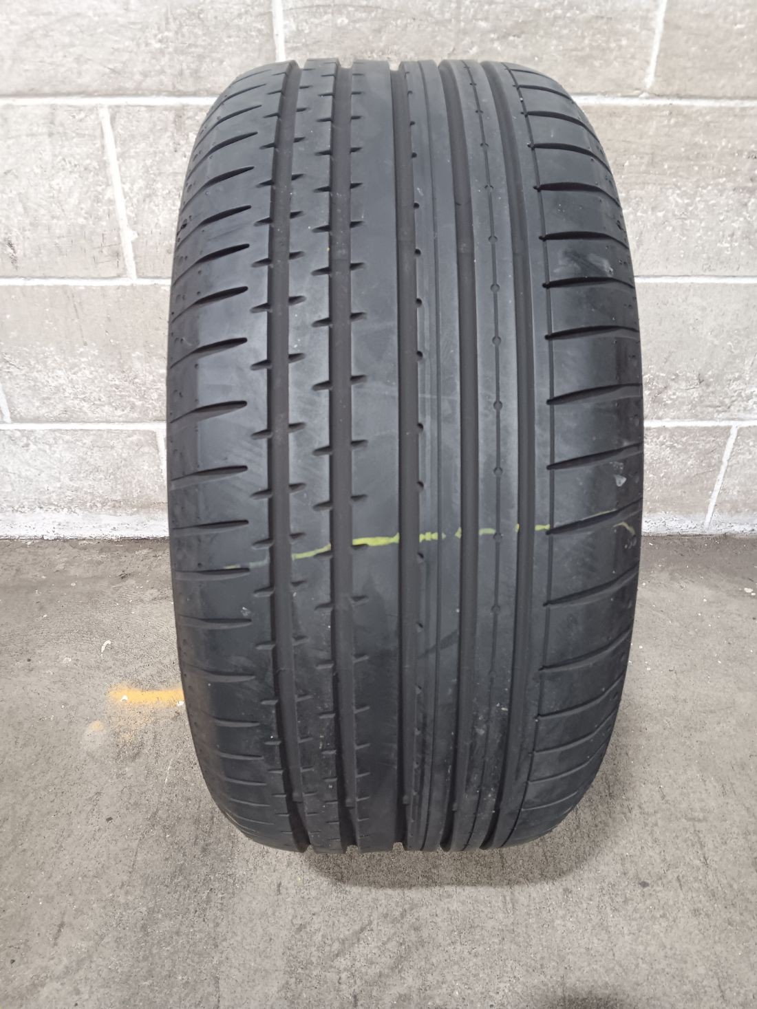 1x P275/40R18 Continental Sport Contact 2 8/32 103 W Used Tire 2754018