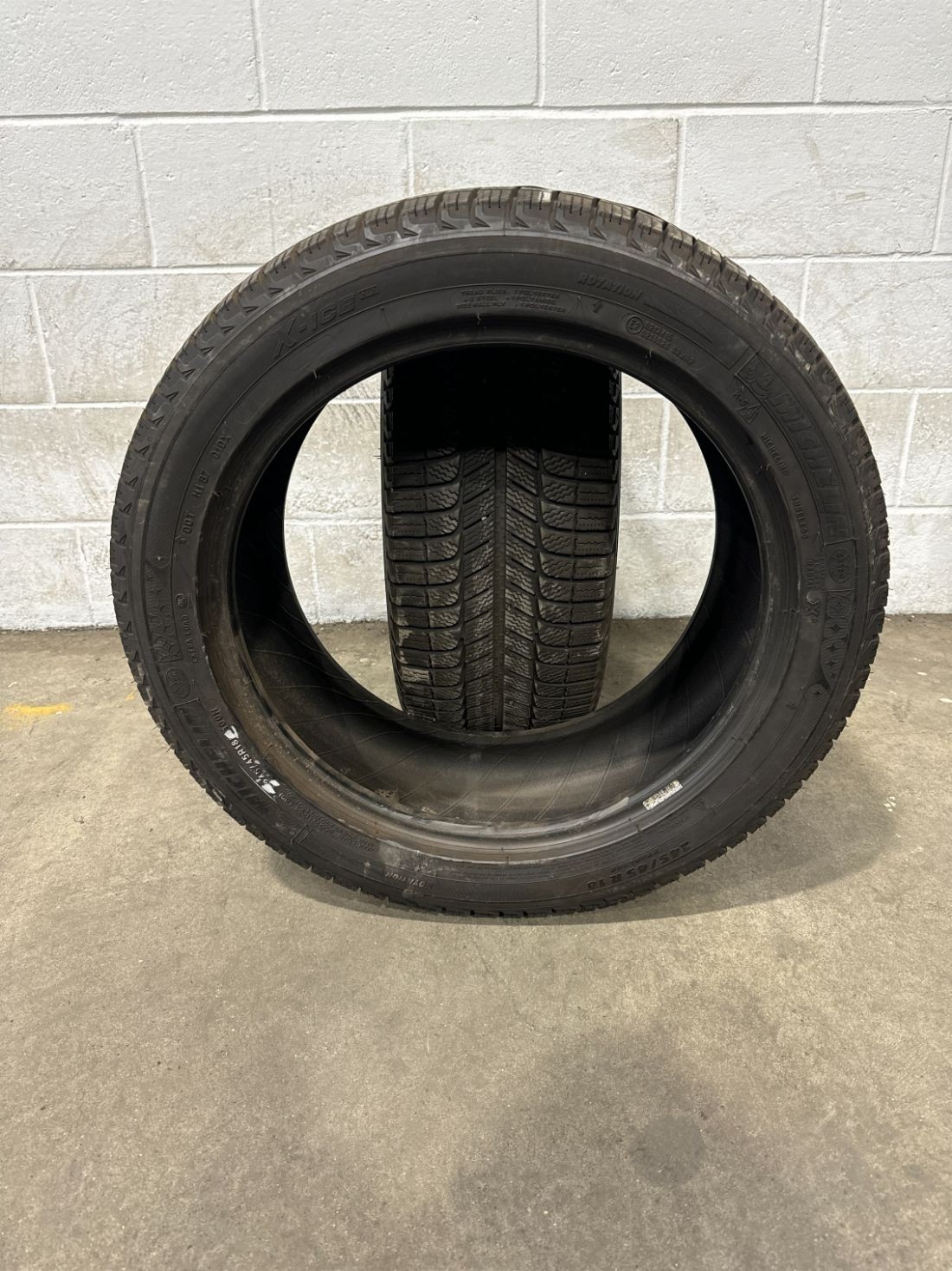 2x P245/45R18 Michelin X-Ice XI 3 9-10/32 100 H Used Tires 2454518
