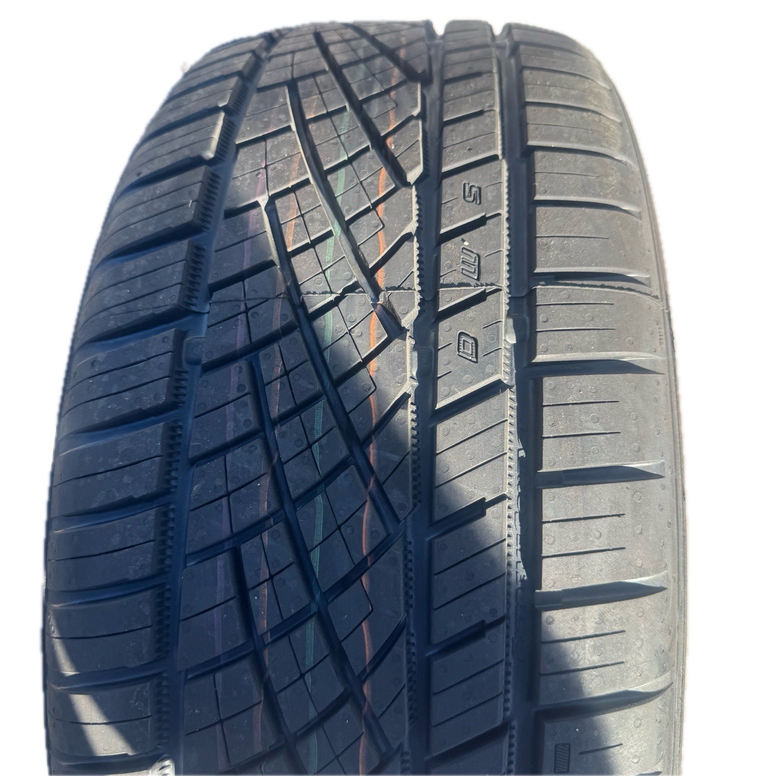 Continental ExtremeContact DWS 06 Plus 235/45ZR18 98Y XL A/S High Performance