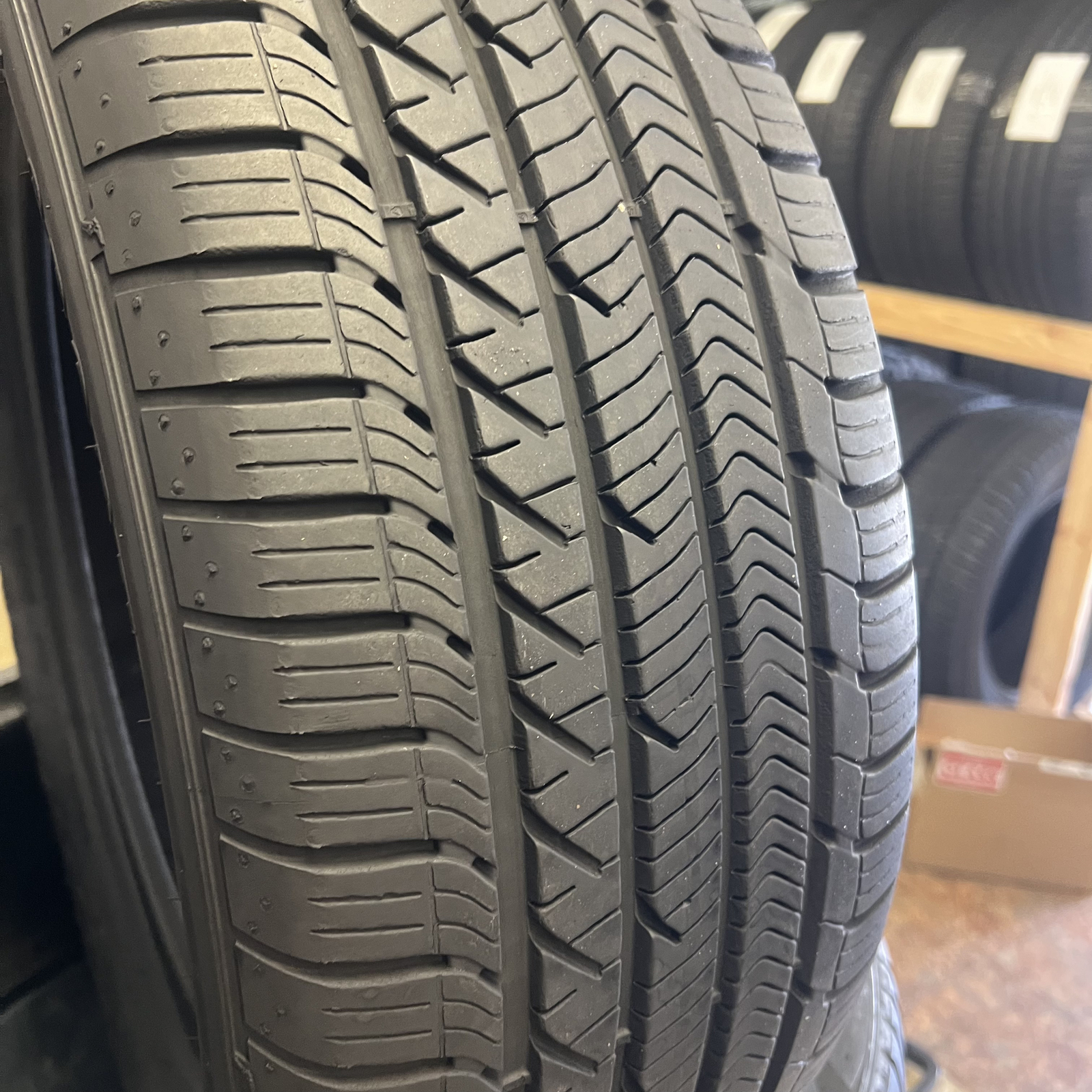 1 (One)Tire LikeNEW Goodyear Eagle Sport All Season AO 235/55R18 100 H