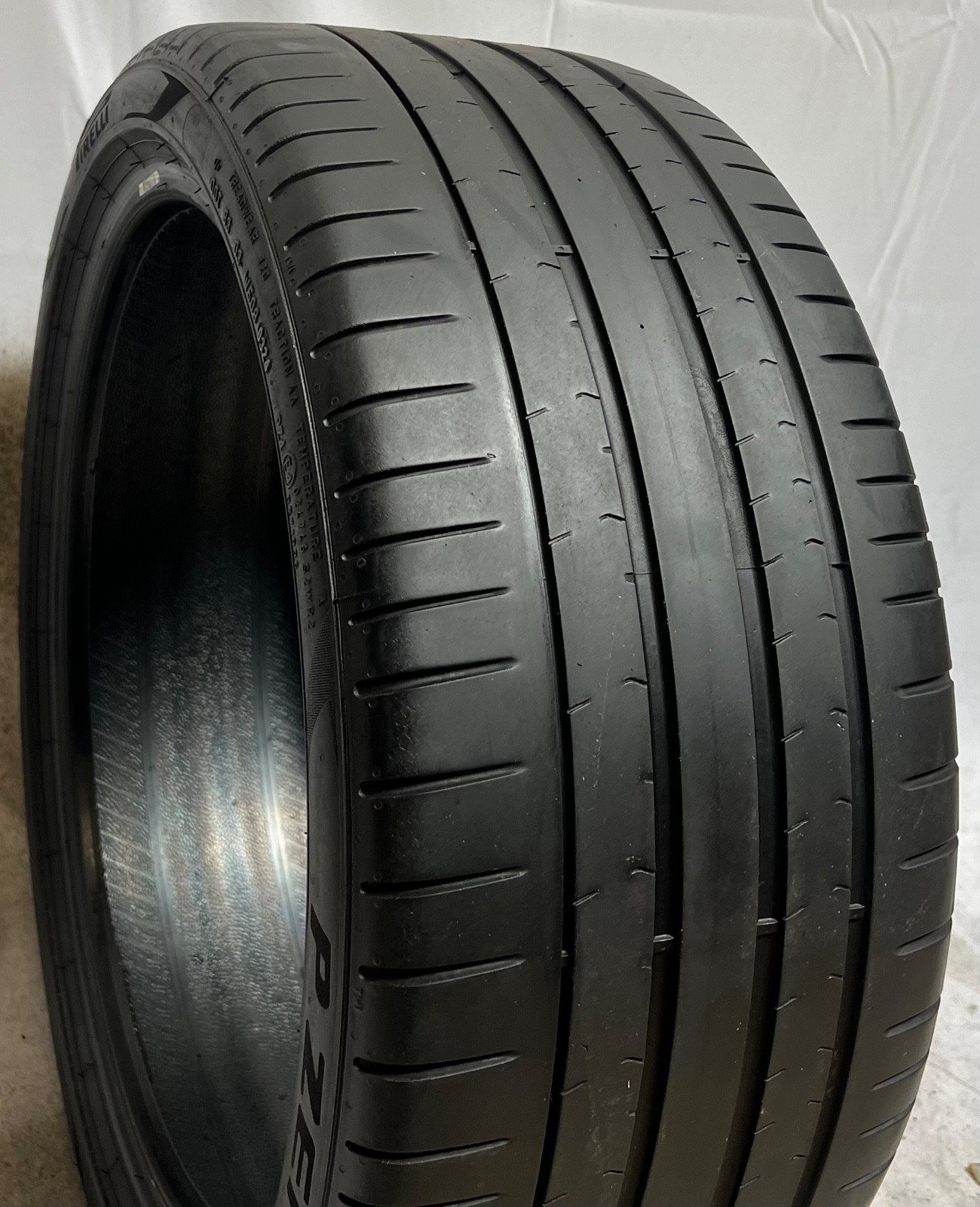 1 – NICE 255/35R19 XL (96Y) Pirelli P Zero PZ4 RSC (*) BMW OEM – 7119