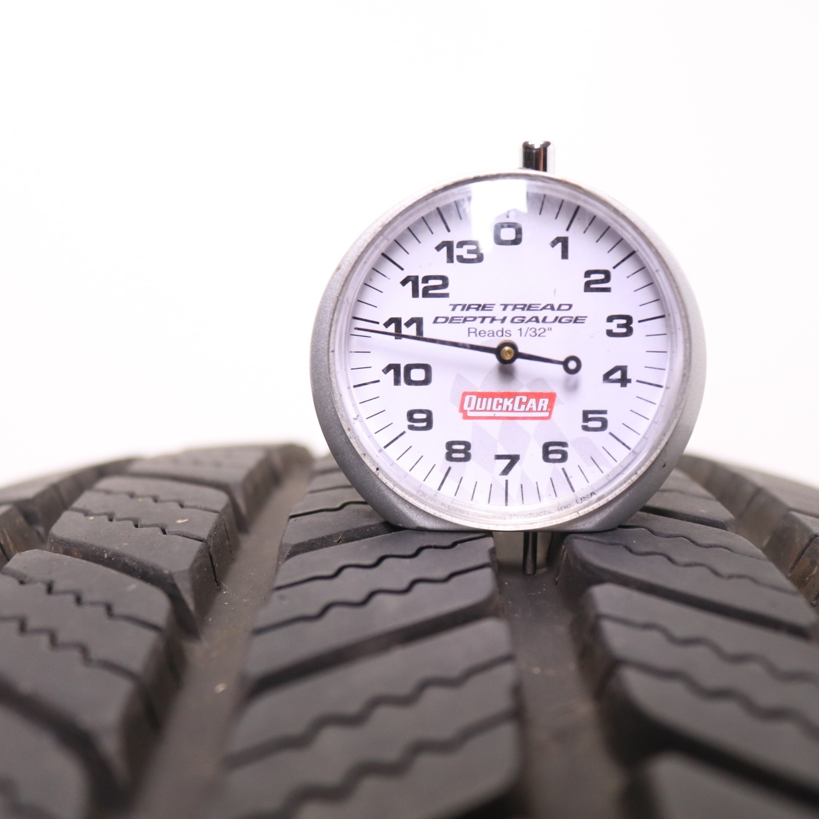 Set of 2 Used 235/60R18 Bridgestone Turanza EverDrive Enliten 107H – 10.5-11/32