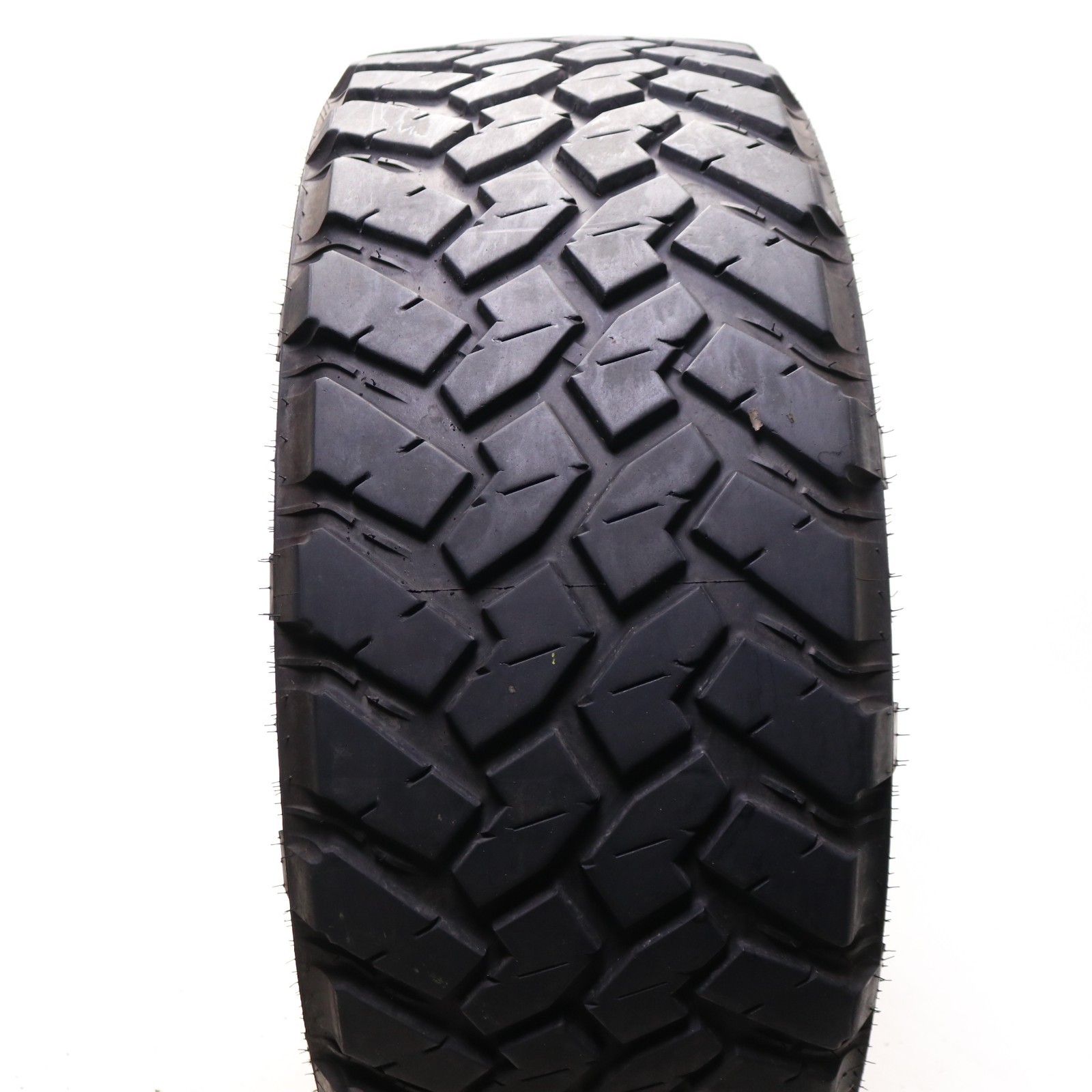 Used LT 285/60R20 Nitto Trail Grappler M/T – 125/122Q – 12/32 No Repairs
