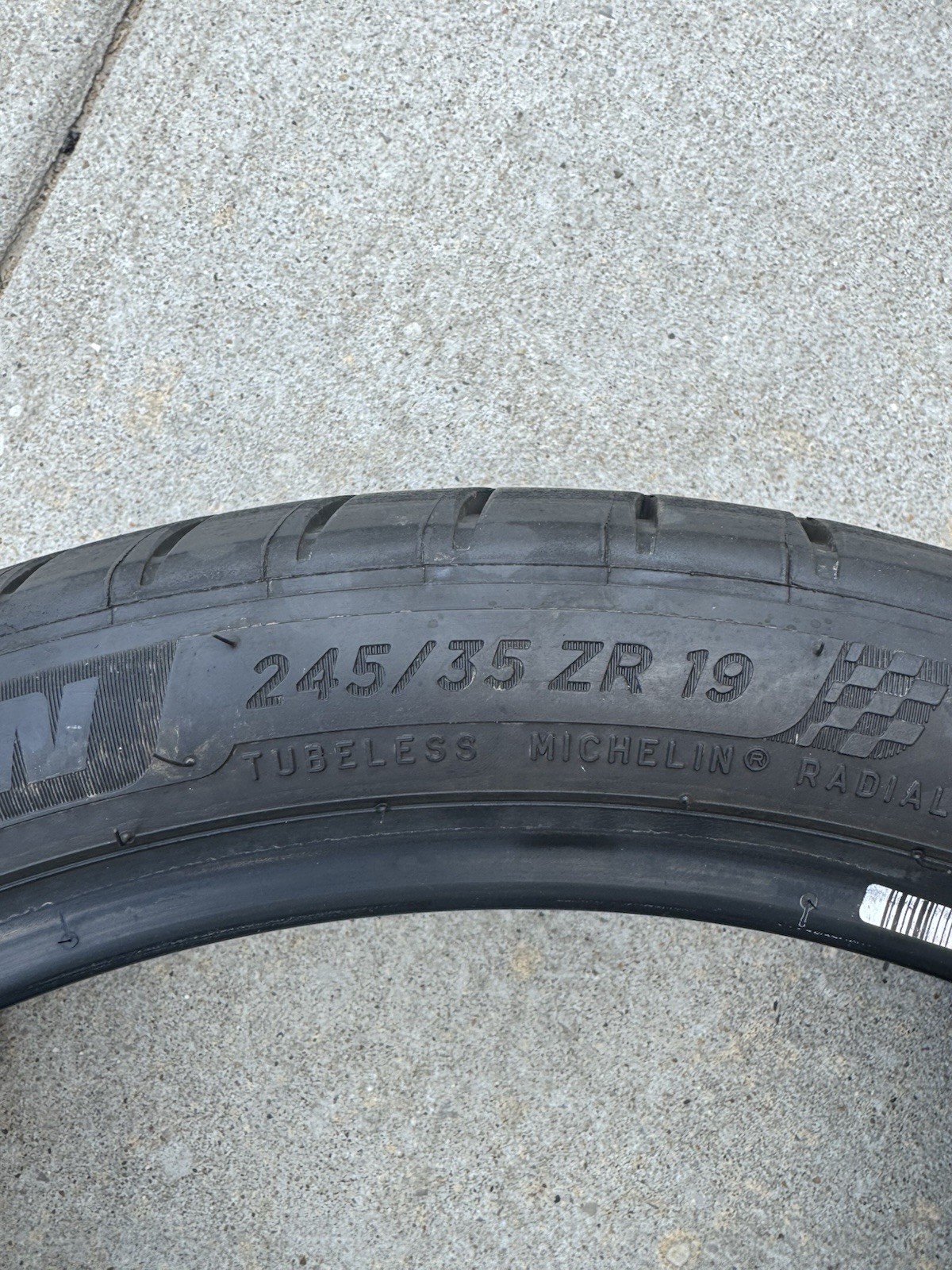 Tire Model: Michelin Pilot Sport 4S ZPFront Tires: 245/35ZR19Rear Tires 305/30ZR