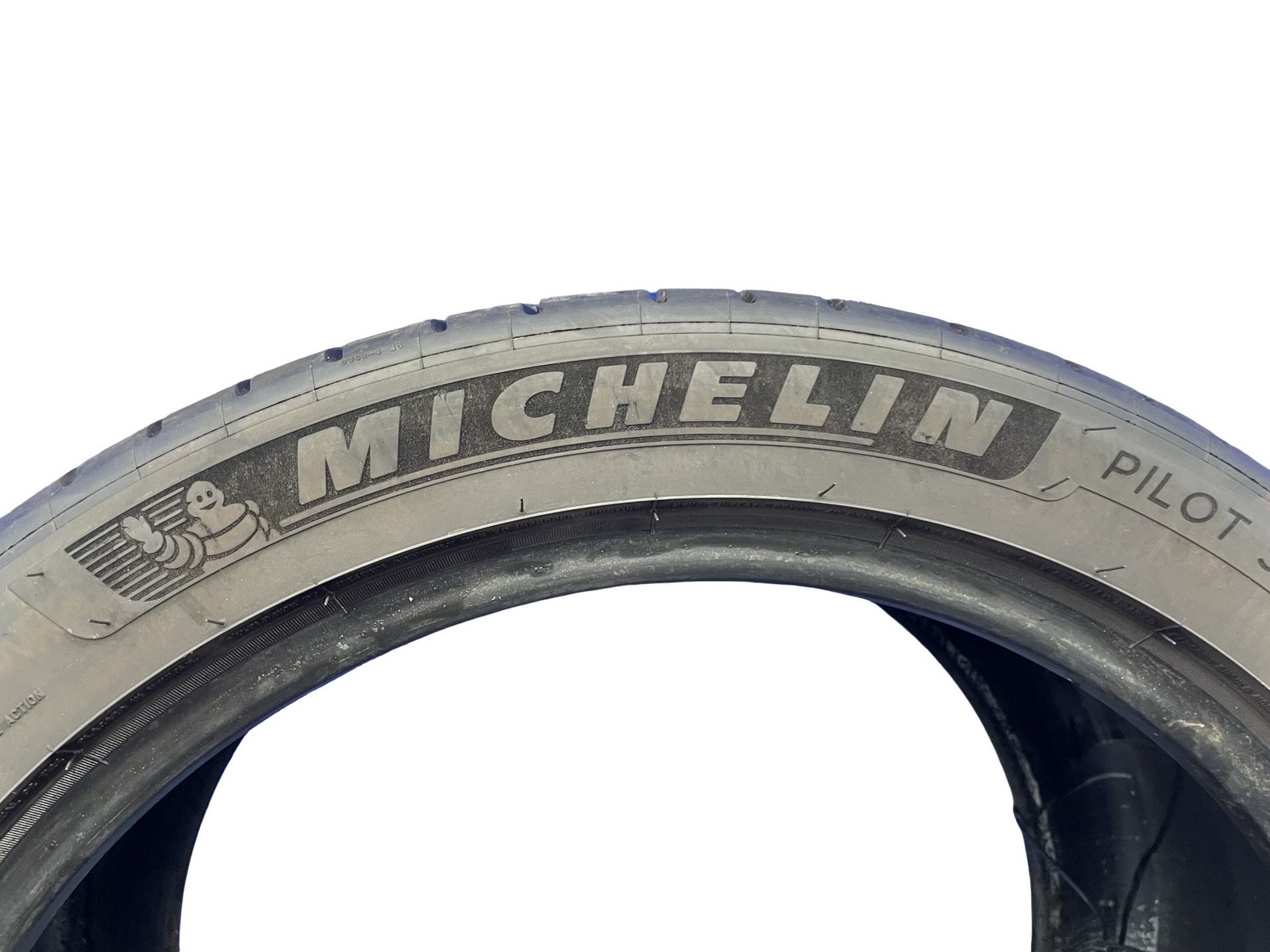 275/35ZR18 95Y MICHELIN PILOT SPORT A/S 4 ZP 8/32NDS DATECODE 4924