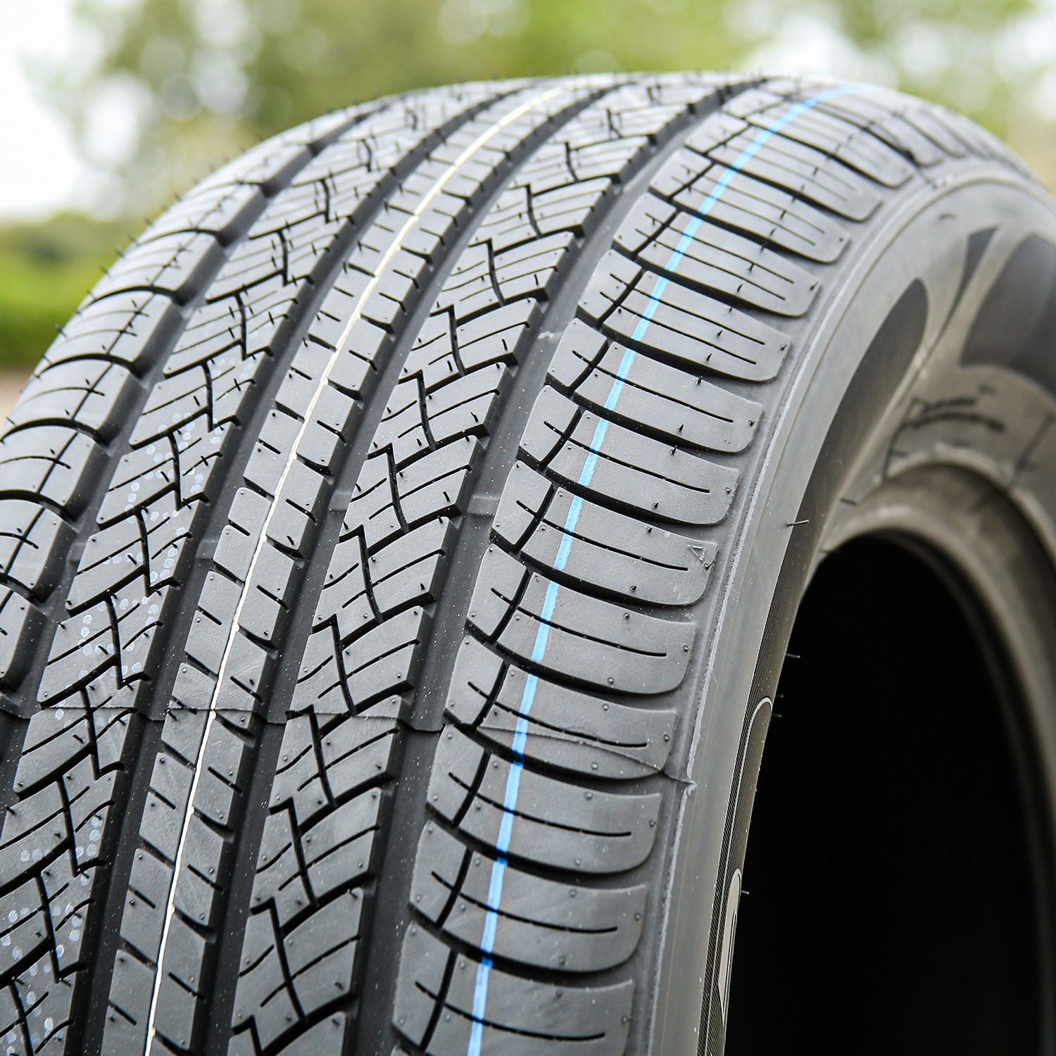 4 Tires Cosmo RoadHunter 225/55R19 99V AS A/S All Season