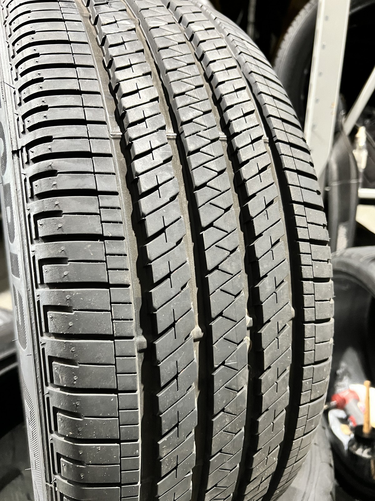 1 Tire Bridgestone Ecopia H/L 422 Plus 265/50R20 107T DOT.5025 9.7532
