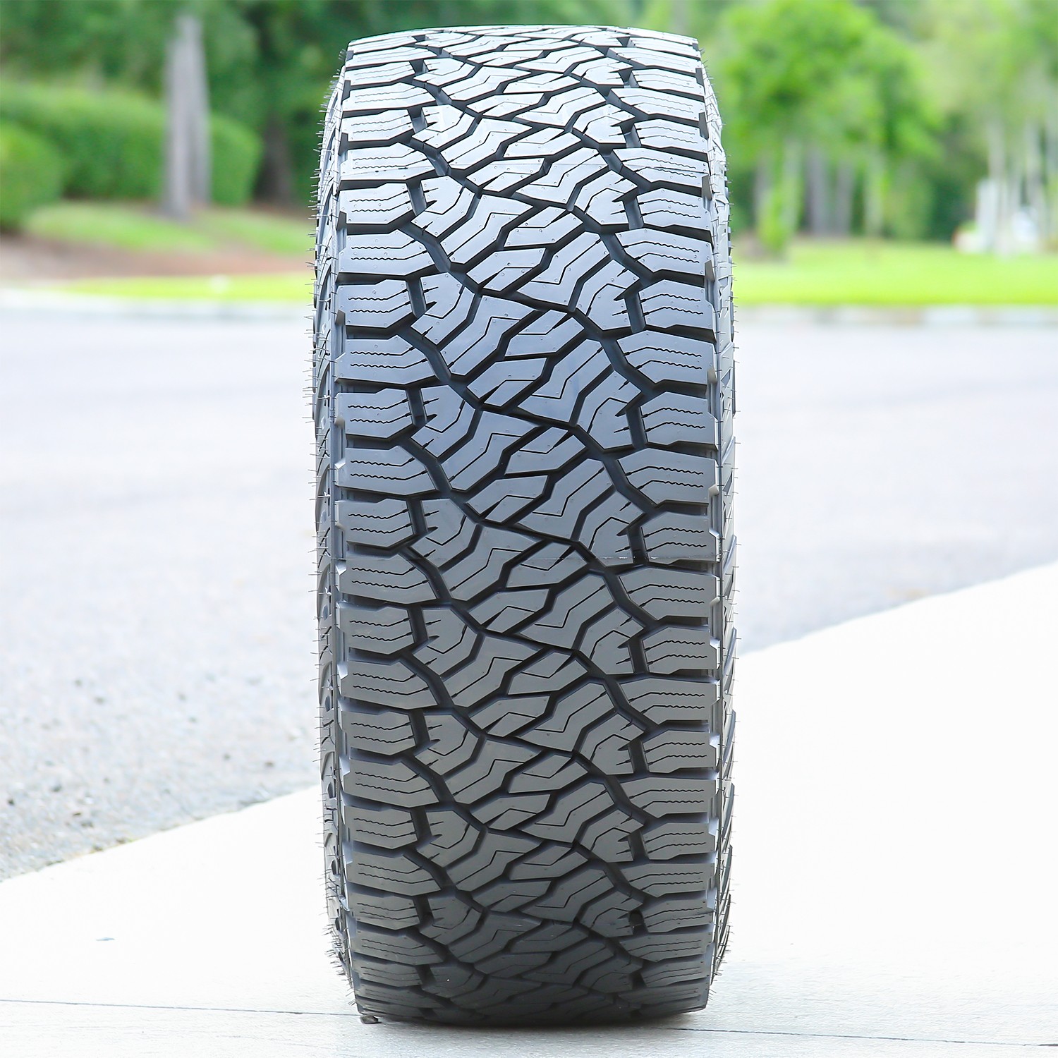 Tire Venom Power Trail Hunter ATS 305/35R24 112H XL AT A/T All Terrain